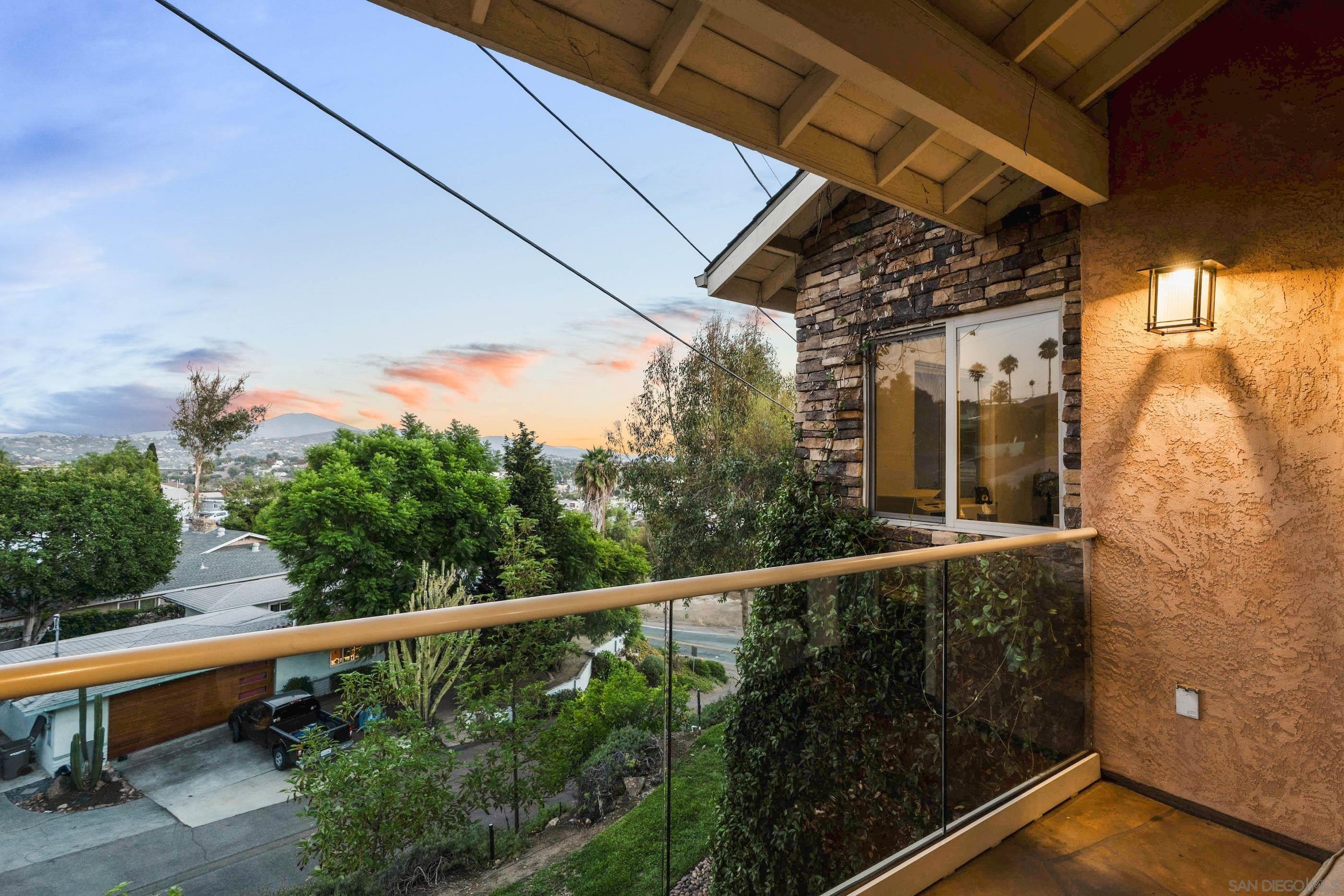 Detail Gallery Image 7 of 49 For 3812  Costa Bella Way, La Mesa,  CA 91941 - 3 Beds | 2/1 Baths