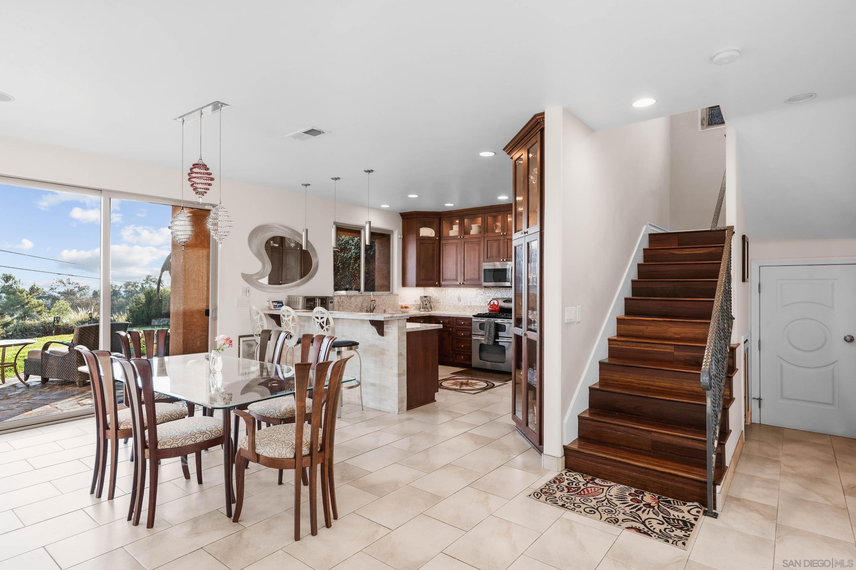 Detail Gallery Image 10 of 49 For 3812  Costa Bella Way, La Mesa,  CA 91941 - 3 Beds | 2/1 Baths