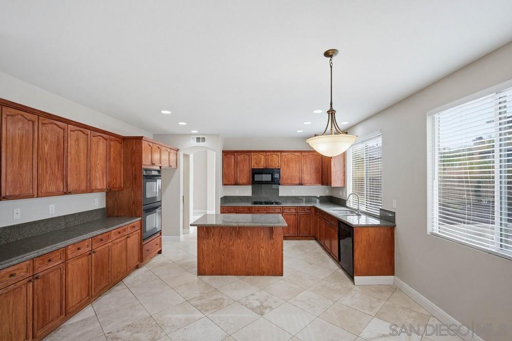 Detail Gallery Image 15 of 43 For 23531  Hobart Ct, Murrieta,  CA 92562 - 6 Beds | 3 Baths