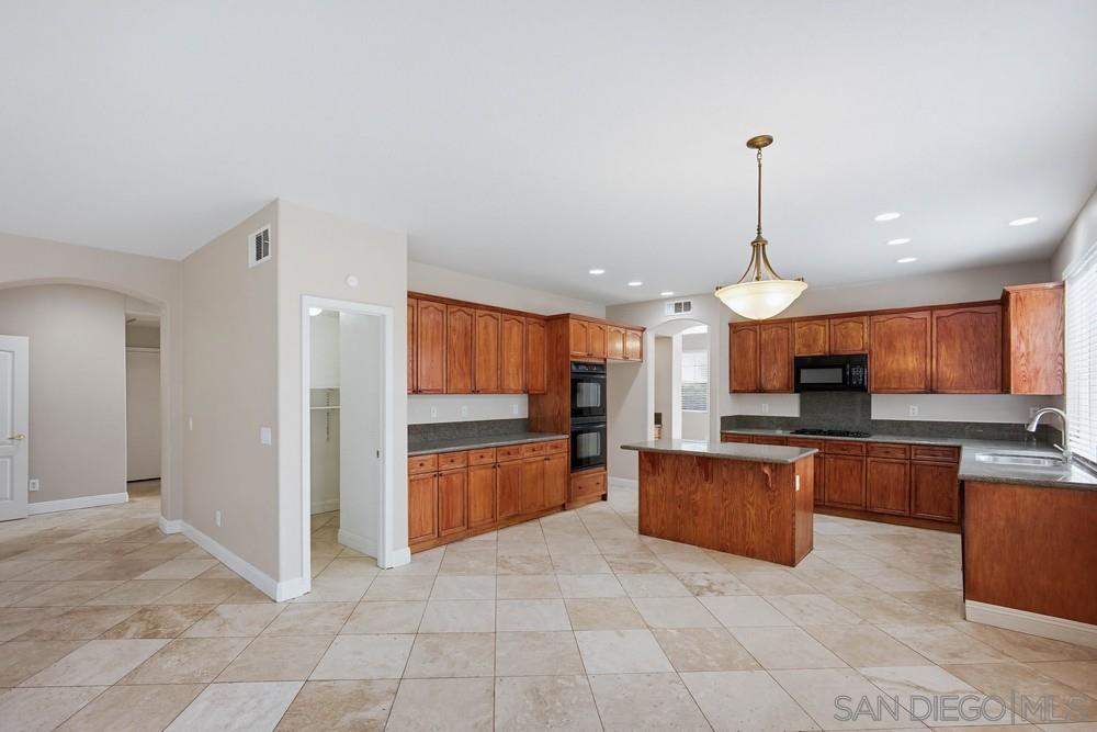 Detail Gallery Image 16 of 43 For 23531  Hobart Ct, Murrieta,  CA 92562 - 6 Beds | 3 Baths