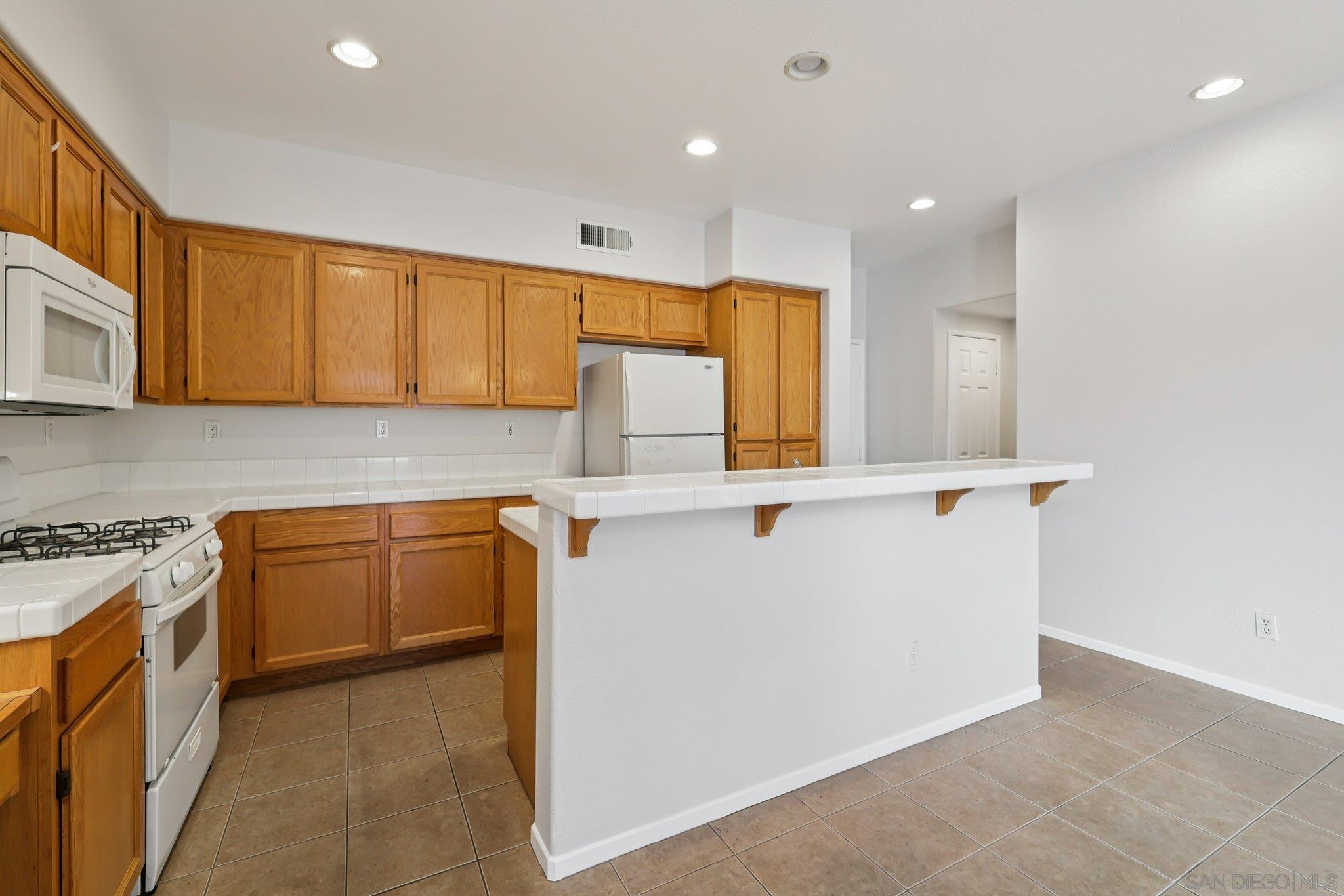Detail Gallery Image 18 of 45 For 1279  Gorge Run Way  #3,  Chula Vista,  CA 91913 - 3 Beds | 2/1 Baths