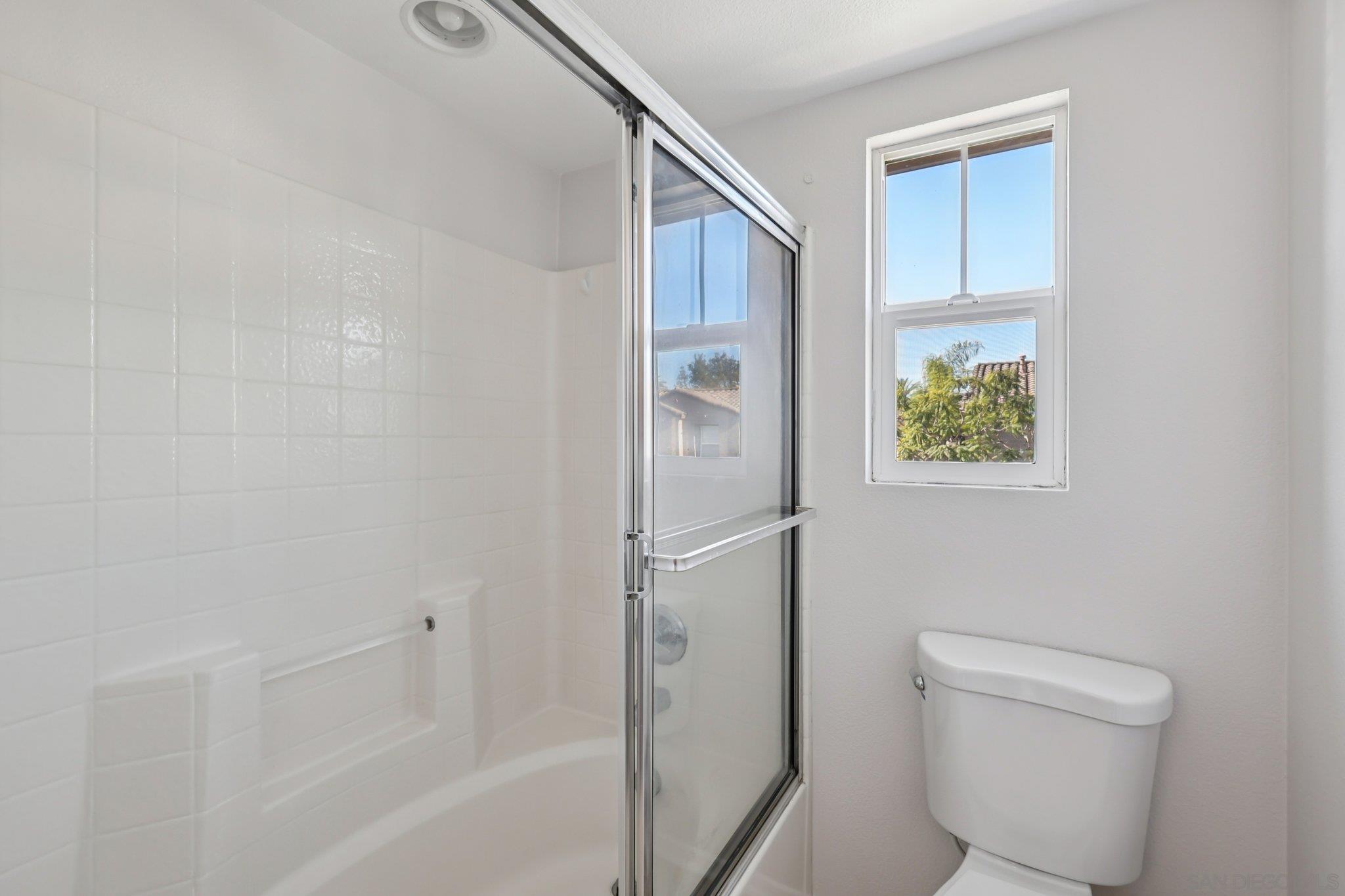 Detail Gallery Image 34 of 45 For 1279  Gorge Run Way  #3,  Chula Vista,  CA 91913 - 3 Beds | 2/1 Baths