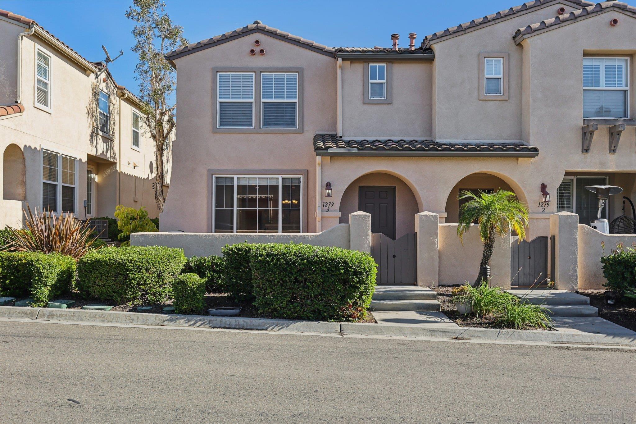Detail Gallery Image 4 of 45 For 1279  Gorge Run Way  #3,  Chula Vista,  CA 91913 - 3 Beds | 2/1 Baths