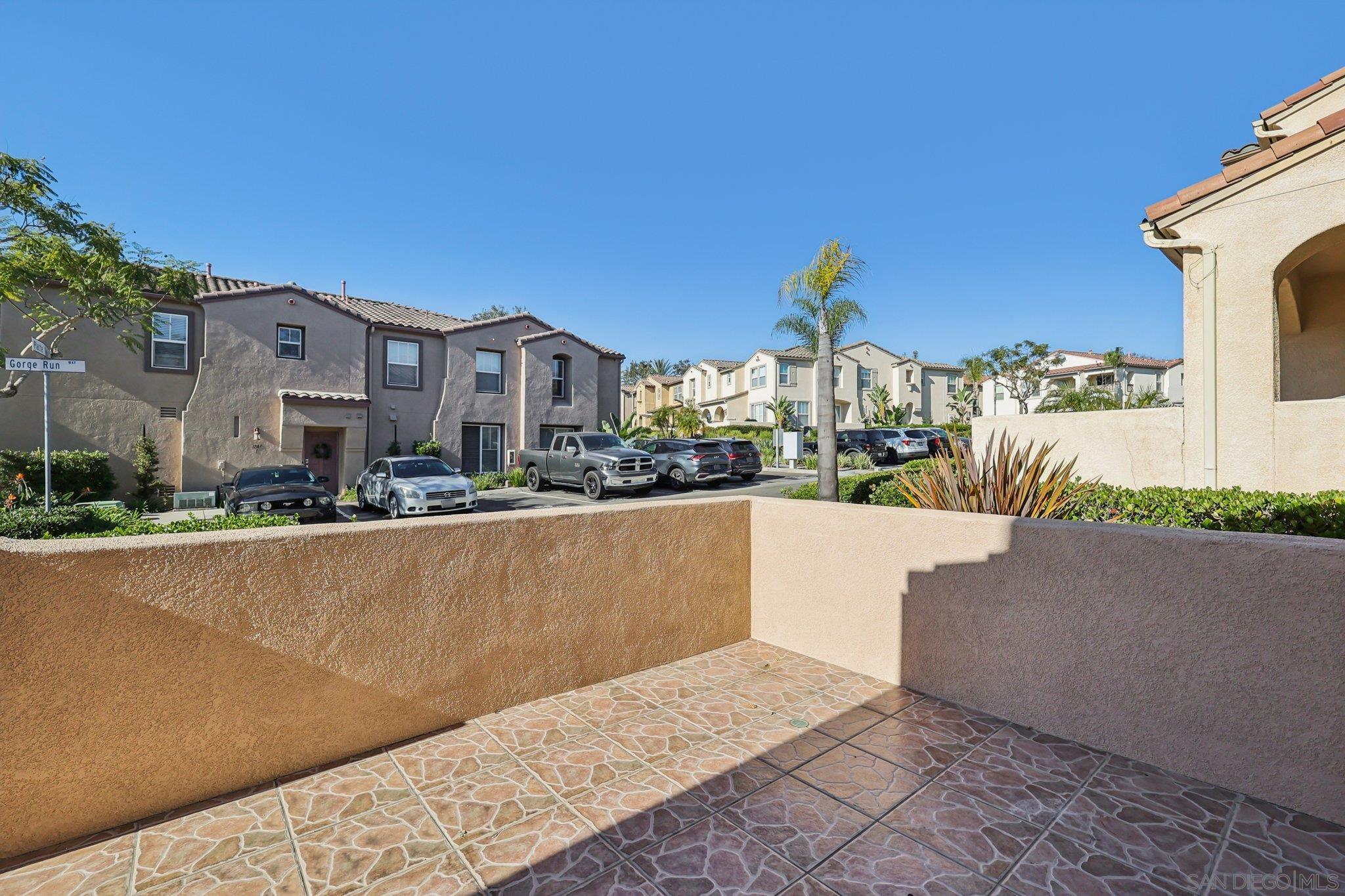 Detail Gallery Image 8 of 45 For 1279  Gorge Run Way  #3,  Chula Vista,  CA 91913 - 3 Beds | 2/1 Baths