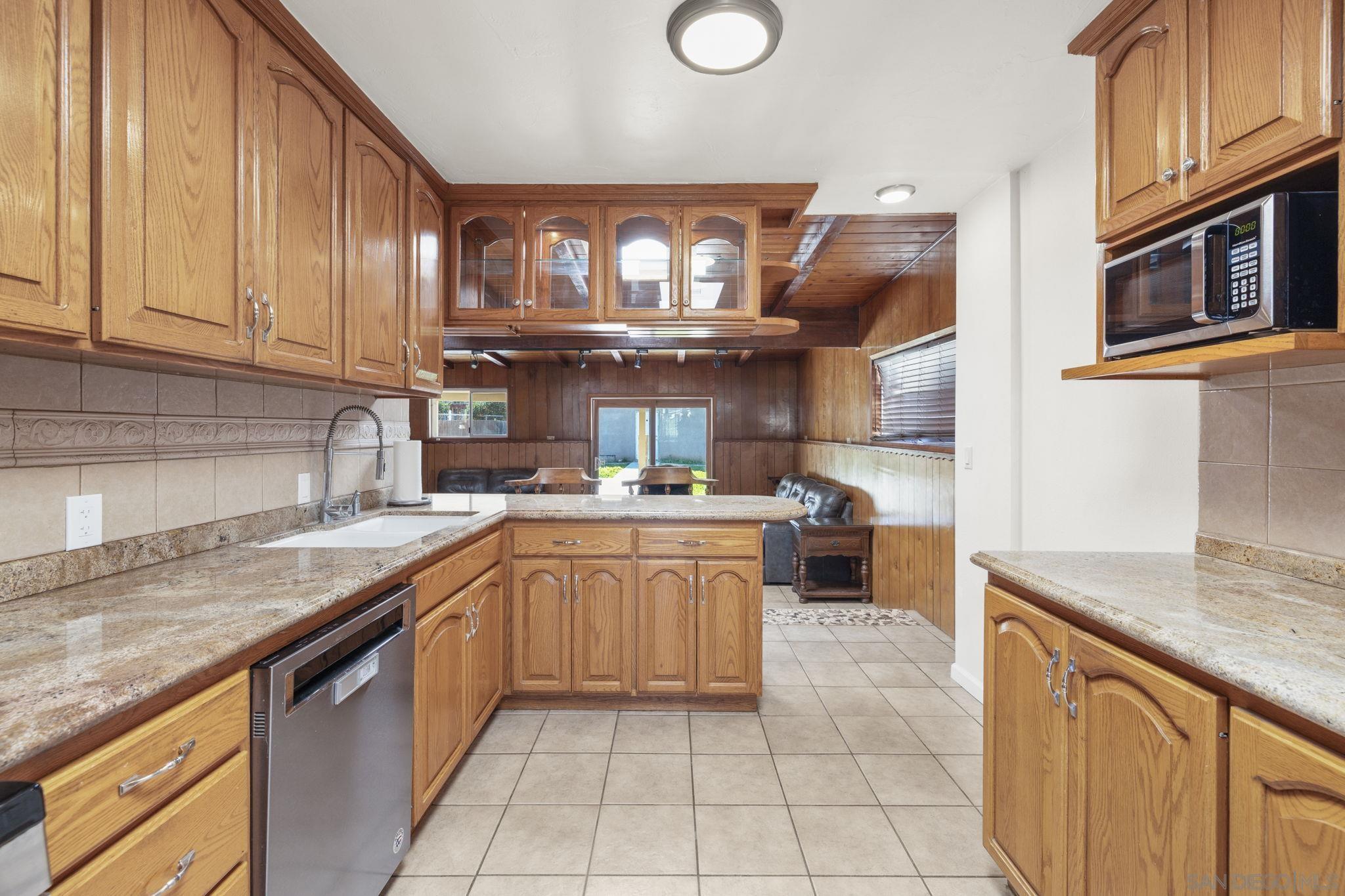 Detail Gallery Image 16 of 45 For 12635  Castle Court Drive, Lakeside,  CA 92040 - 3 Beds | 2 Baths