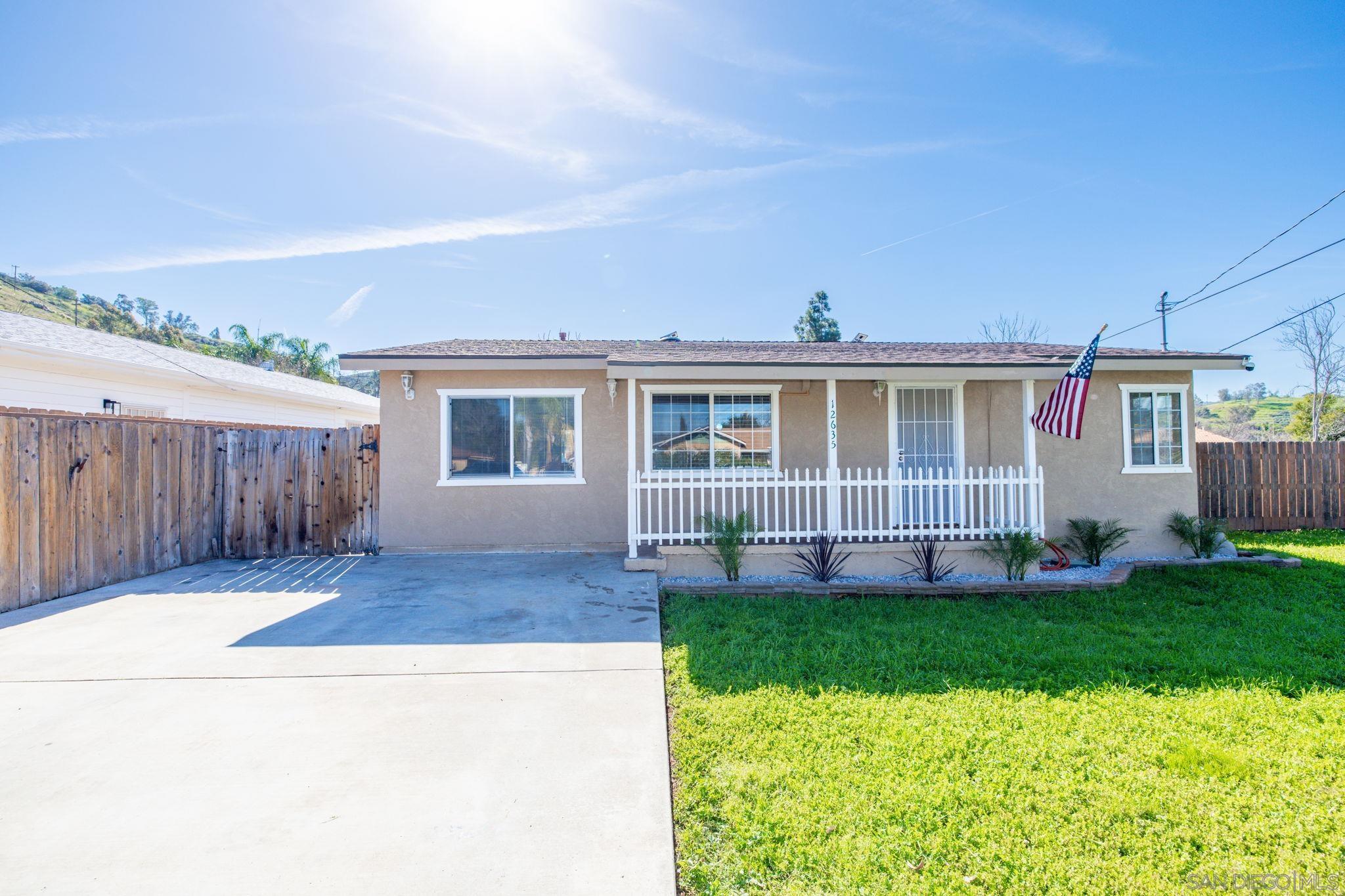 Detail Gallery Image 3 of 45 For 12635  Castle Court Drive, Lakeside,  CA 92040 - 3 Beds | 2 Baths