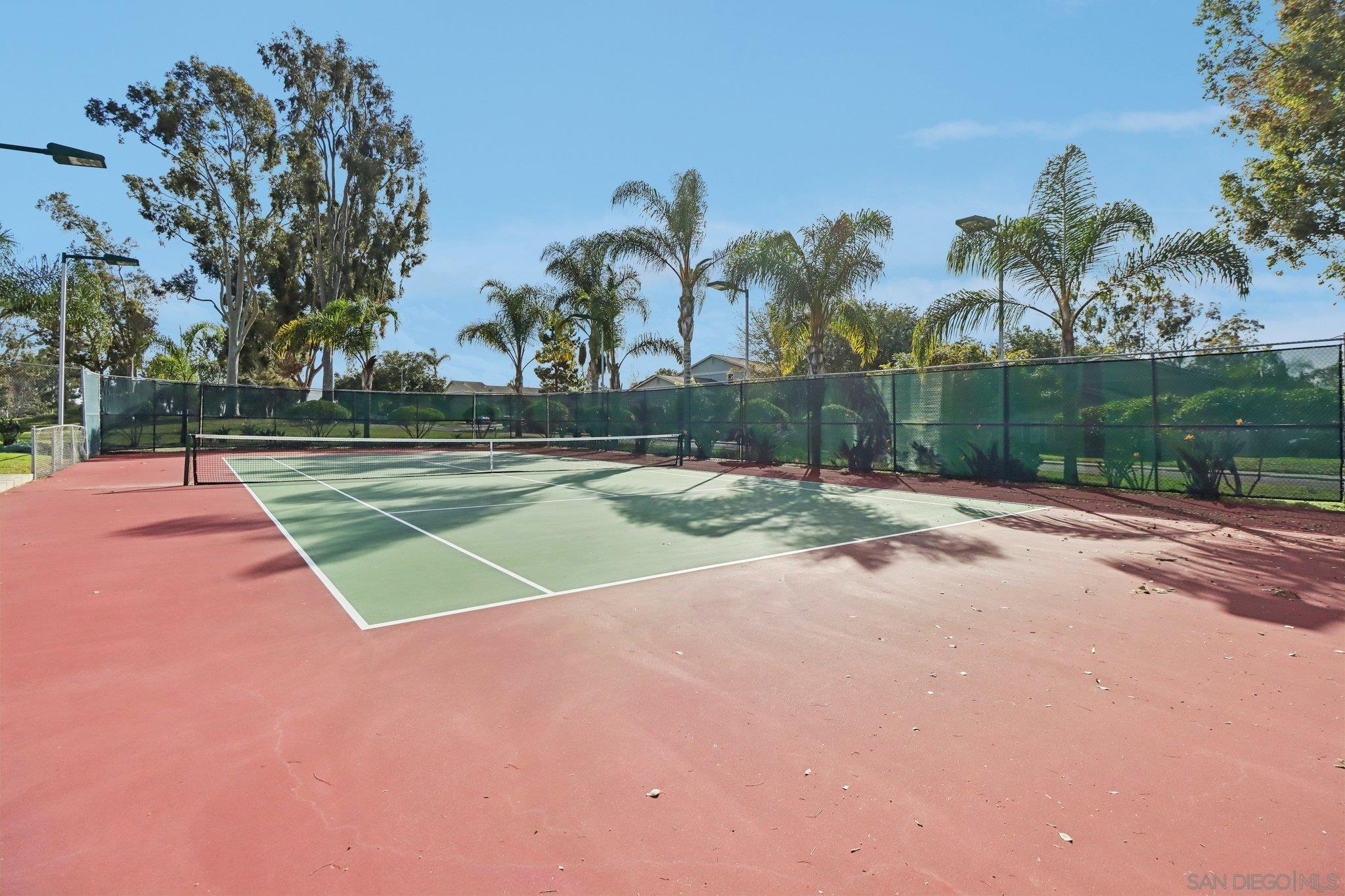 Detail Gallery Image 33 of 42 For 324  Countrywood Ln, Encinitas,  CA 92024 - 2 Beds | 1/1 Baths