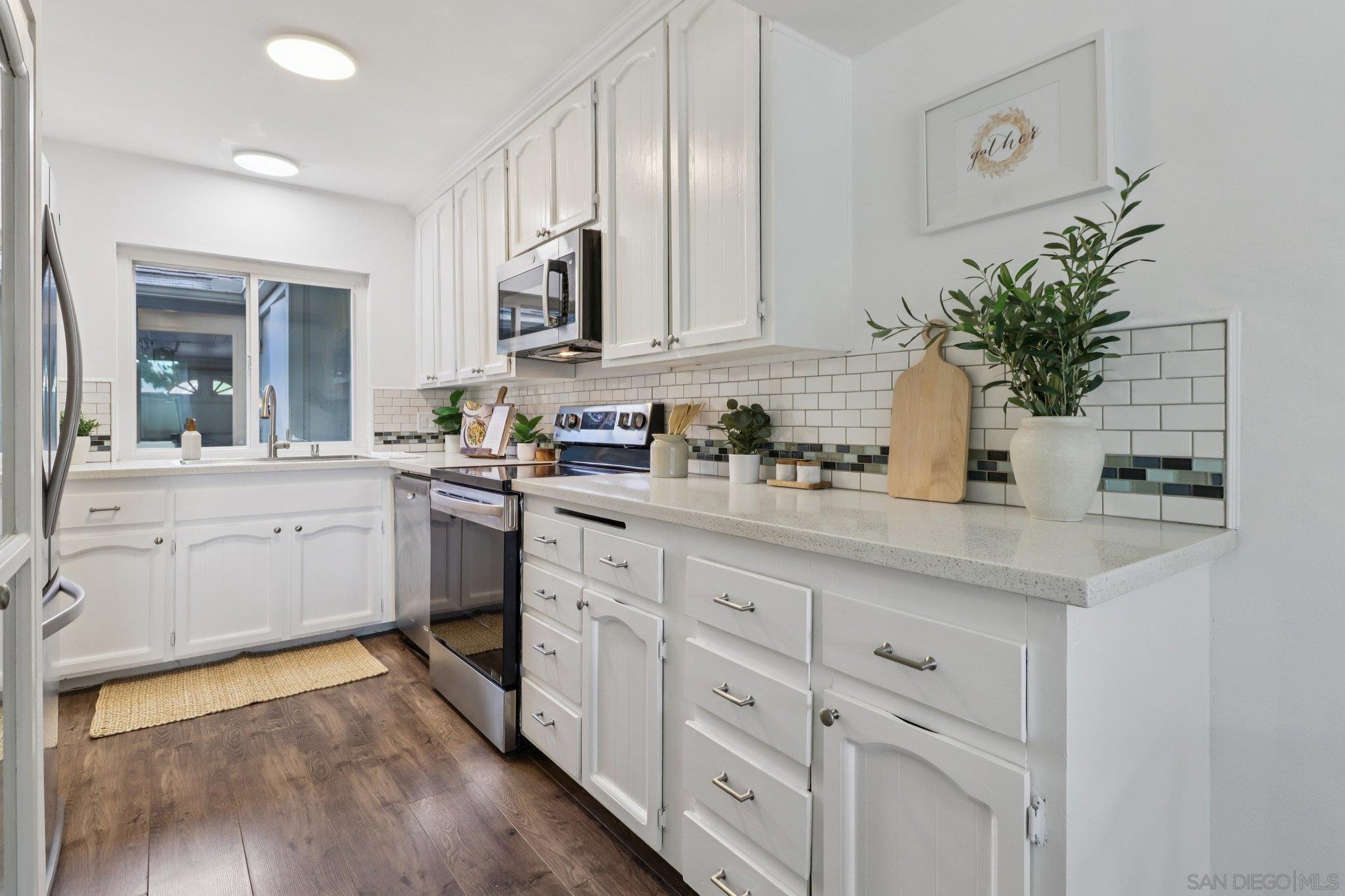 Detail Gallery Image 10 of 42 For 324  Countrywood Ln, Encinitas,  CA 92024 - 2 Beds | 1/1 Baths