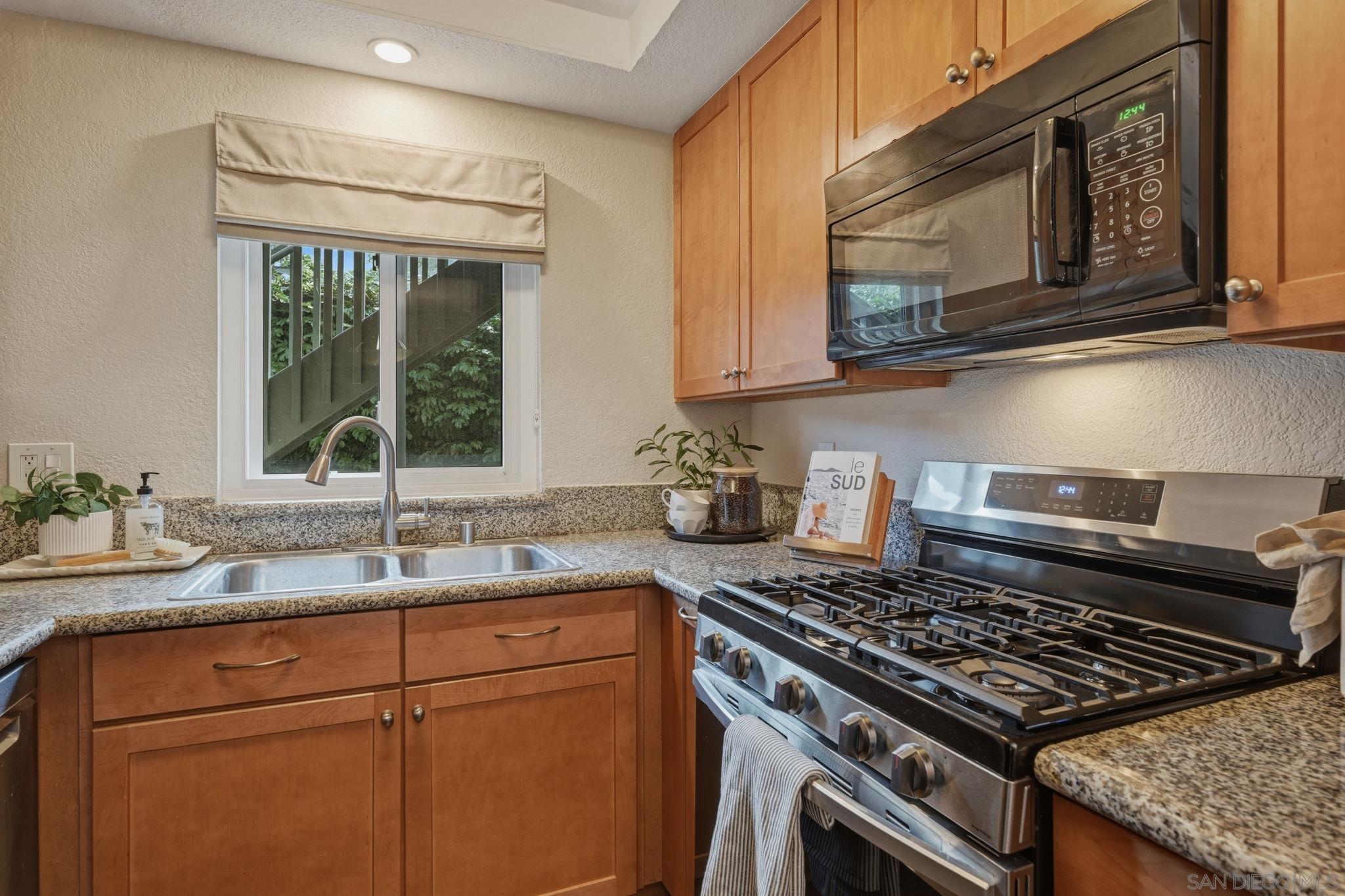 Detail Gallery Image 10 of 26 For 4033  Louisiana St  #3,  San Diego,  CA 92104 - 2 Beds | 2 Baths