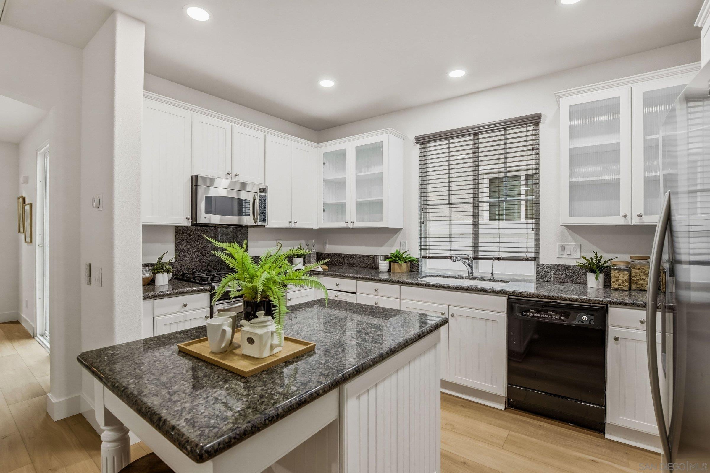 Detail Gallery Image 24 of 45 For 28848  Laurel Ln, Temecula,  CA 92591 - 4 Beds | 2/1 Baths