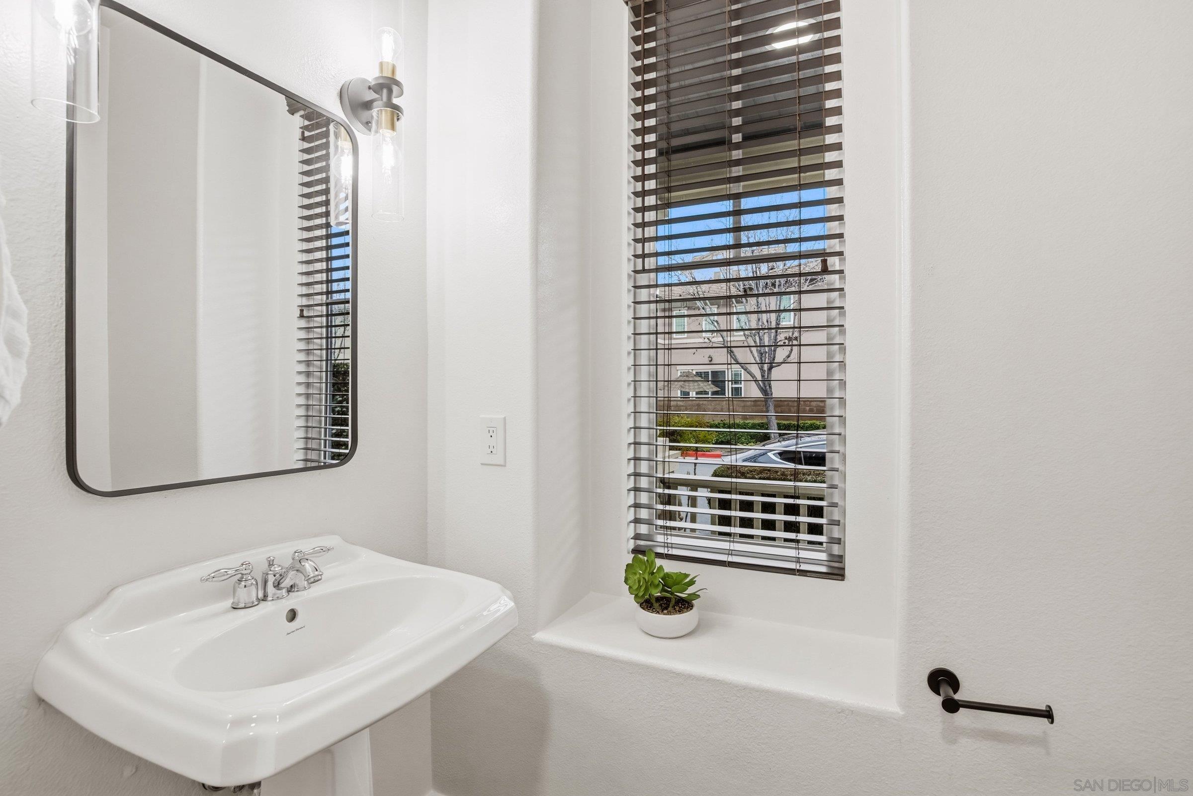 Detail Gallery Image 28 of 45 For 28848  Laurel Ln, Temecula,  CA 92591 - 4 Beds | 2/1 Baths