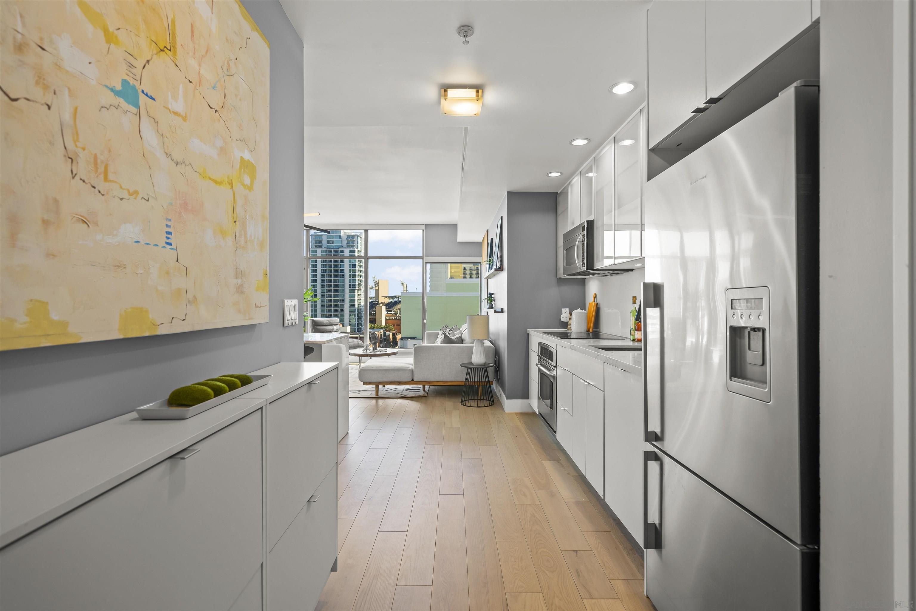 Detail Gallery Image 3 of 48 For 575  6th Ave  804, San Diego,  CA 92101 - 2 Beds | 2 Baths