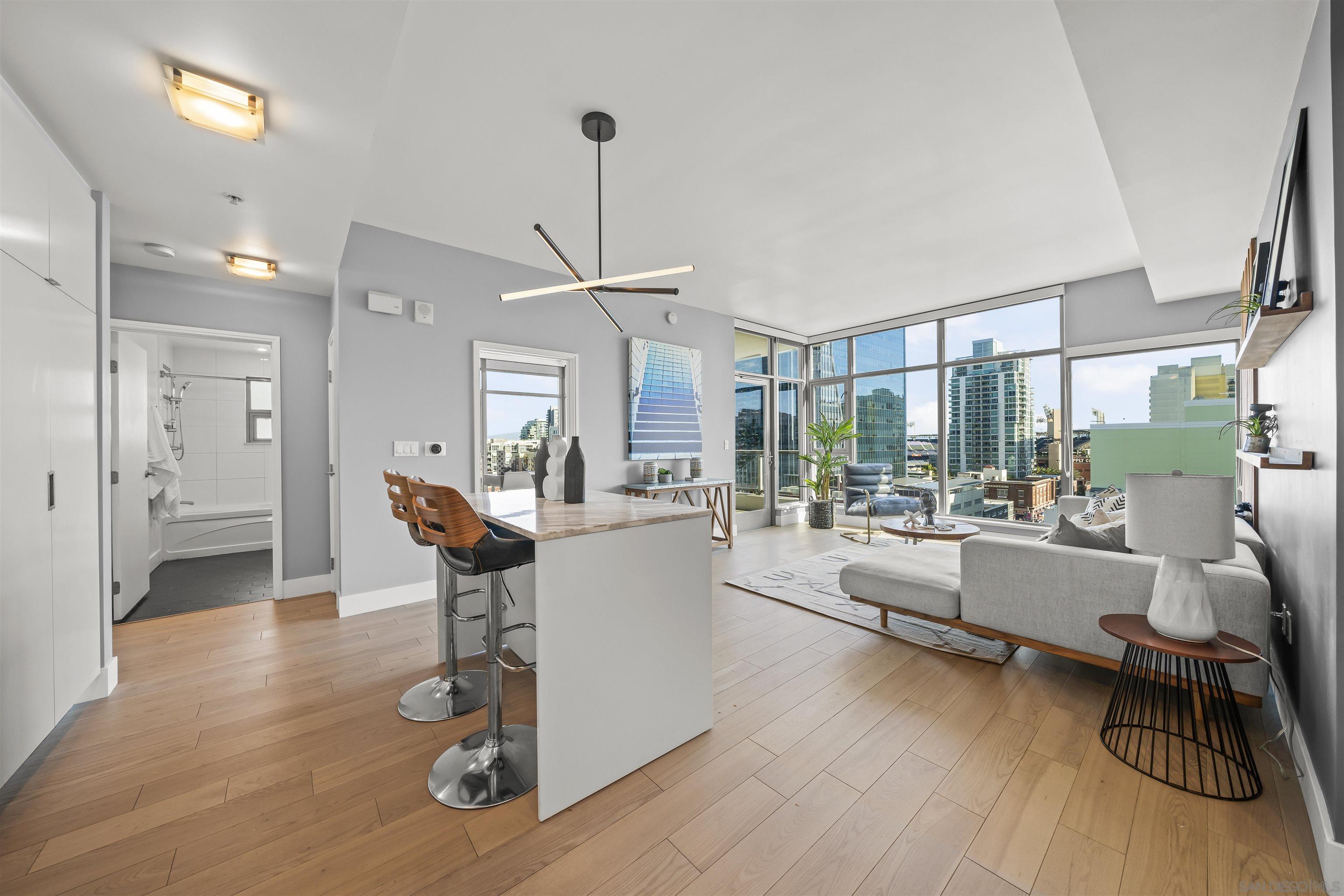 Detail Gallery Image 5 of 48 For 575  6th Ave  804, San Diego,  CA 92101 - 2 Beds | 2 Baths