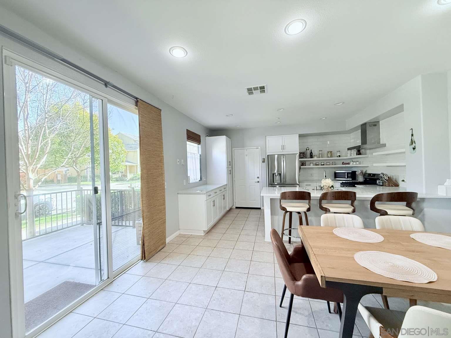 Detail Gallery Image 11 of 34 For 3014 N Oxnard Blvd, Oxnard,  CA 93036 - 4 Beds | 3 Baths