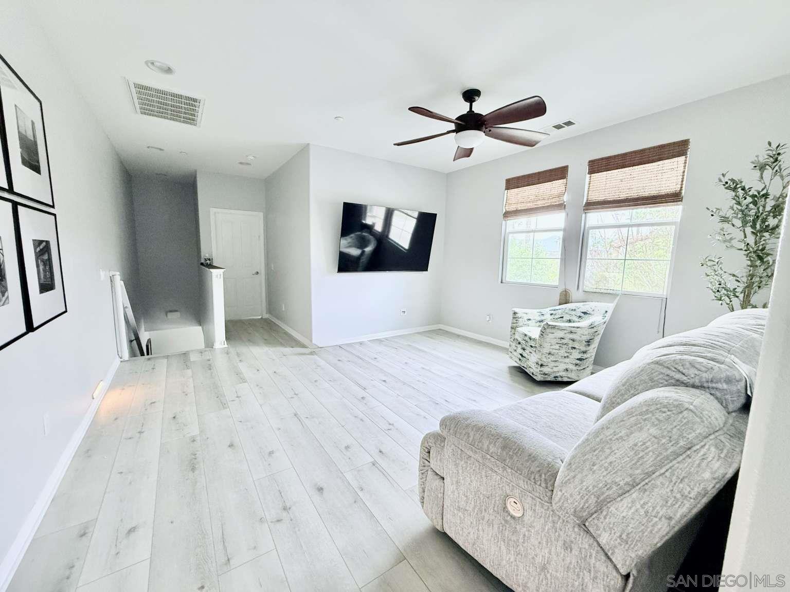 Detail Gallery Image 16 of 34 For 3014 N Oxnard Blvd, Oxnard,  CA 93036 - 4 Beds | 3 Baths