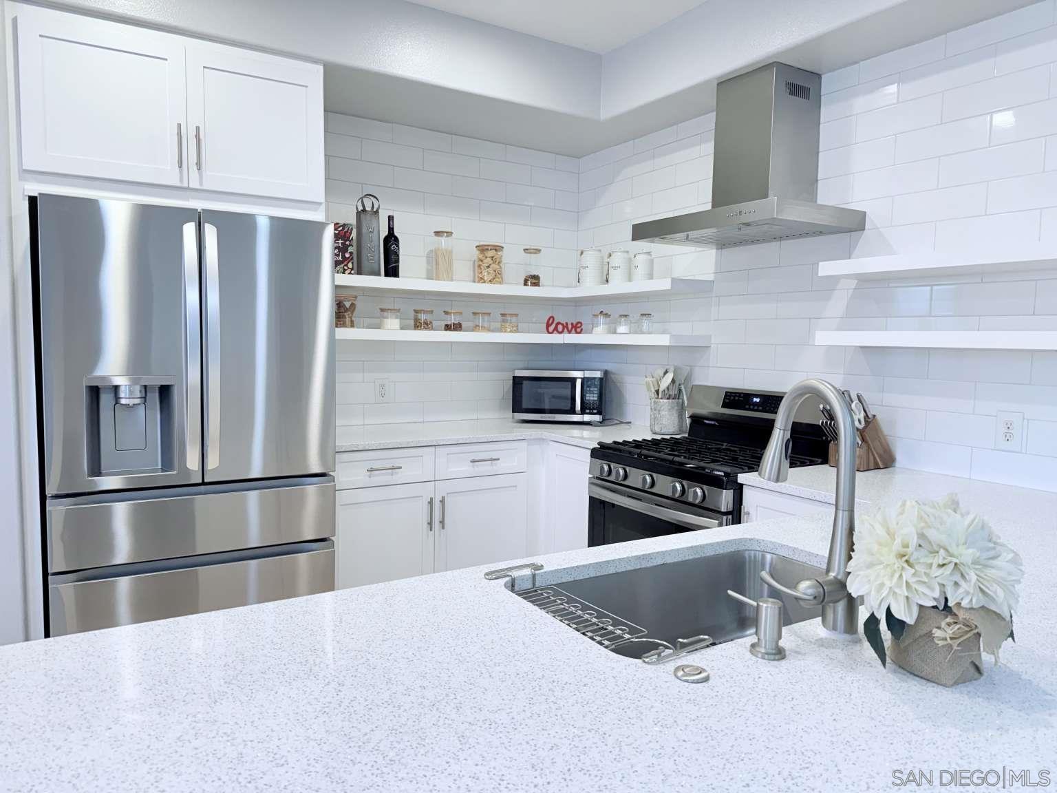 Detail Gallery Image 5 of 34 For 3014 N Oxnard Blvd, Oxnard,  CA 93036 - 4 Beds | 3 Baths