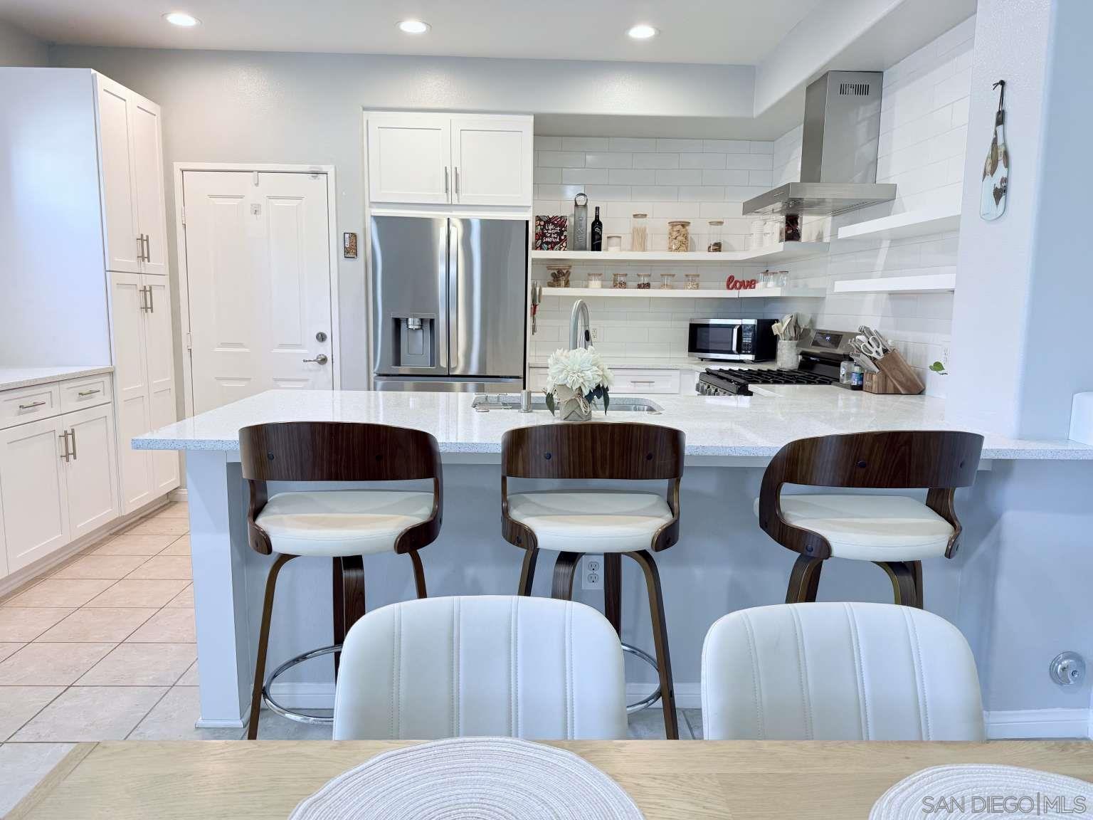 Detail Gallery Image 6 of 34 For 3014 N Oxnard Blvd, Oxnard,  CA 93036 - 4 Beds | 3 Baths