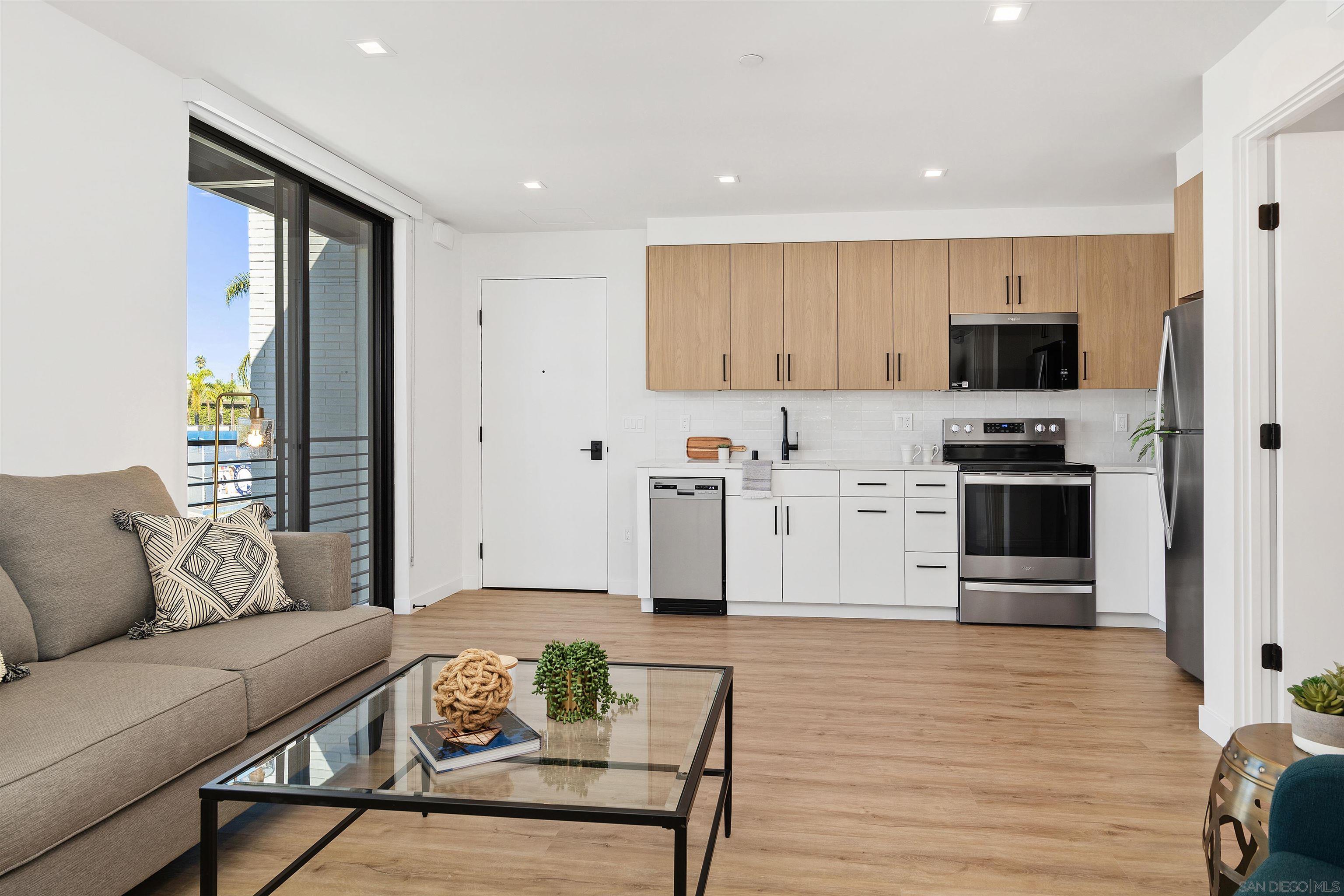 Detail Gallery Image 7 of 12 For 1111  Torrey Pines Rd  200, La Jolla,  CA 92037 - 1 Beds | 1 Baths