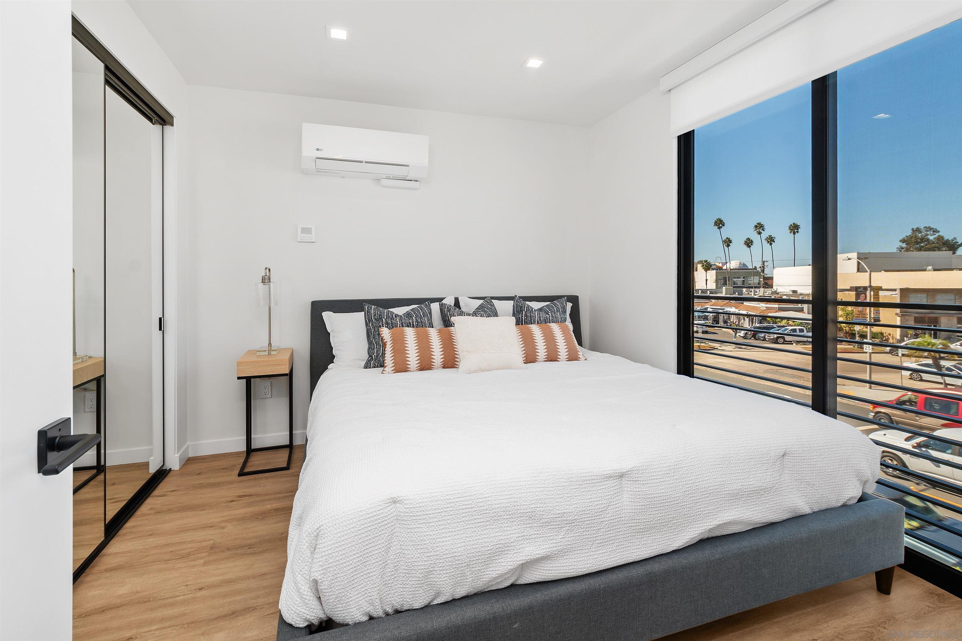 Detail Gallery Image 9 of 12 For 1111  Torrey Pines Rd  200, La Jolla,  CA 92037 - 1 Beds | 1 Baths