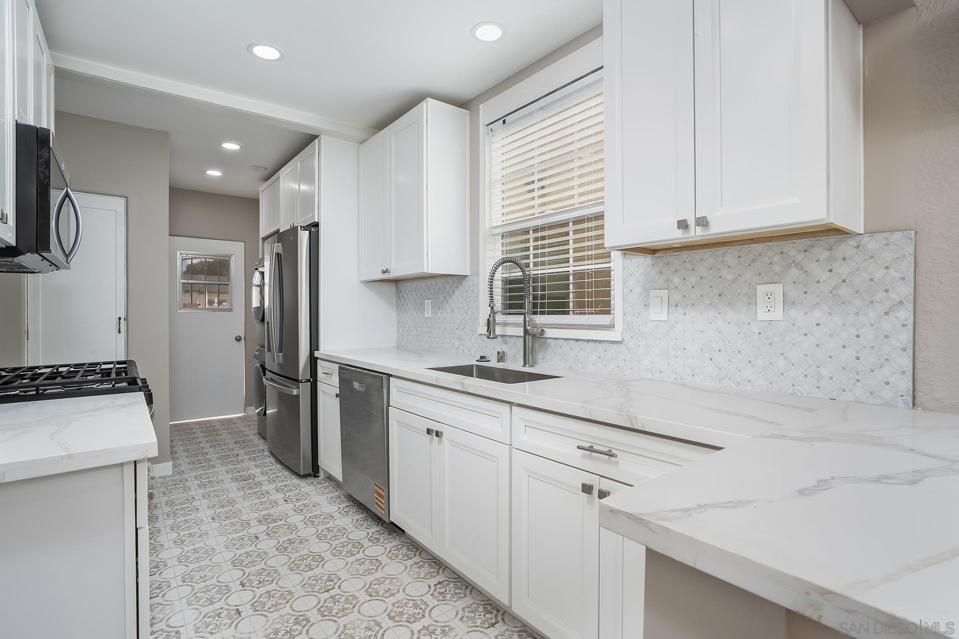 Detail Gallery Image 12 of 35 For 4337  Felton St, San Diego,  CA 92104 - 2 Beds | 2 Baths