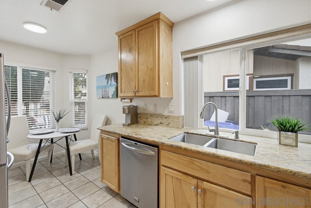 Detail Gallery Image 14 of 44 For 9525  High Park Ln, San Diego,  CA 92129 - 3 Beds | 2/1 Baths