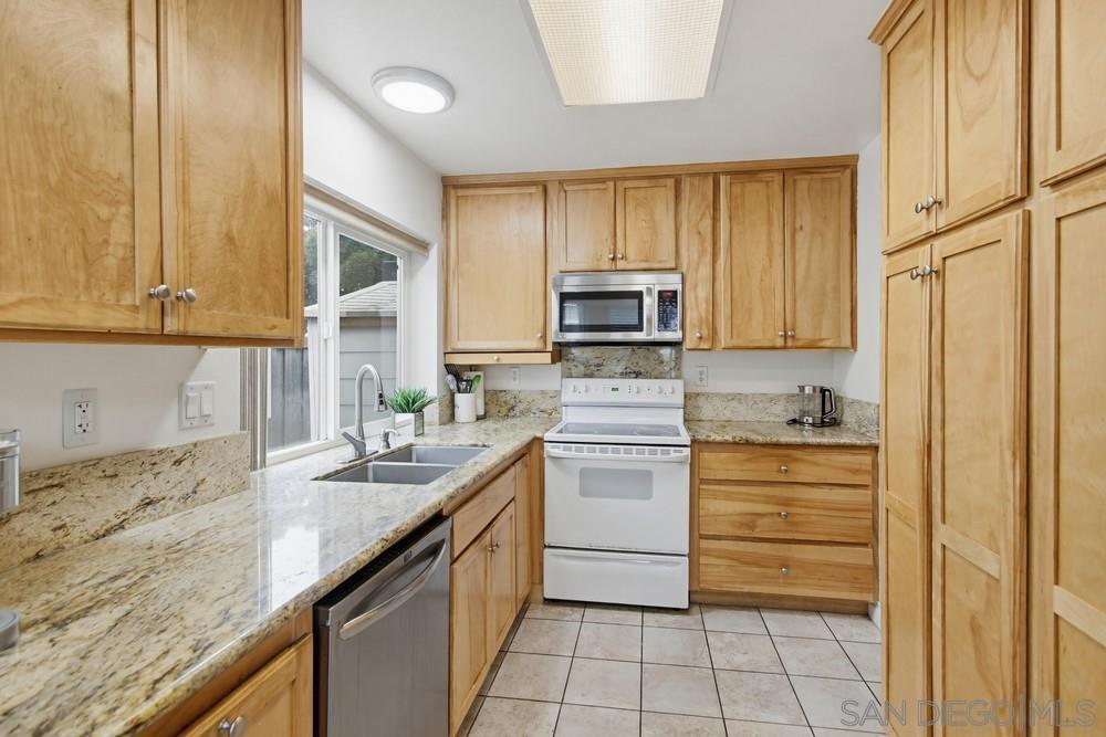 Detail Gallery Image 15 of 44 For 9525  High Park Ln, San Diego,  CA 92129 - 3 Beds | 2/1 Baths