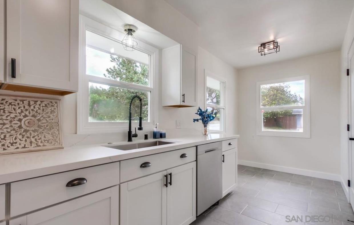 Detail Gallery Image 4 of 18 For , La Mesa,  CA 91941 - 3 Beds | 2 Baths