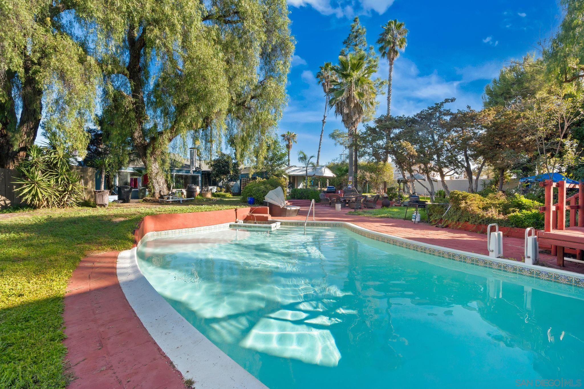 Detail Gallery Image 13 of 42 For 307 E Washington Ave, El Cajon,  CA 92020 - 4 Beds | 3 Baths