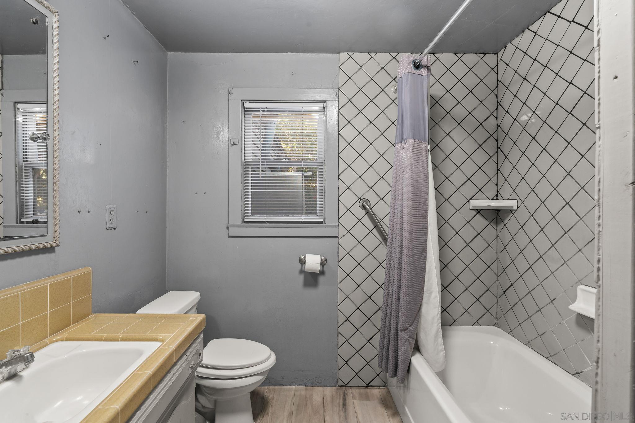 Detail Gallery Image 28 of 42 For 307 E Washington Ave, El Cajon,  CA 92020 - 4 Beds | 3 Baths