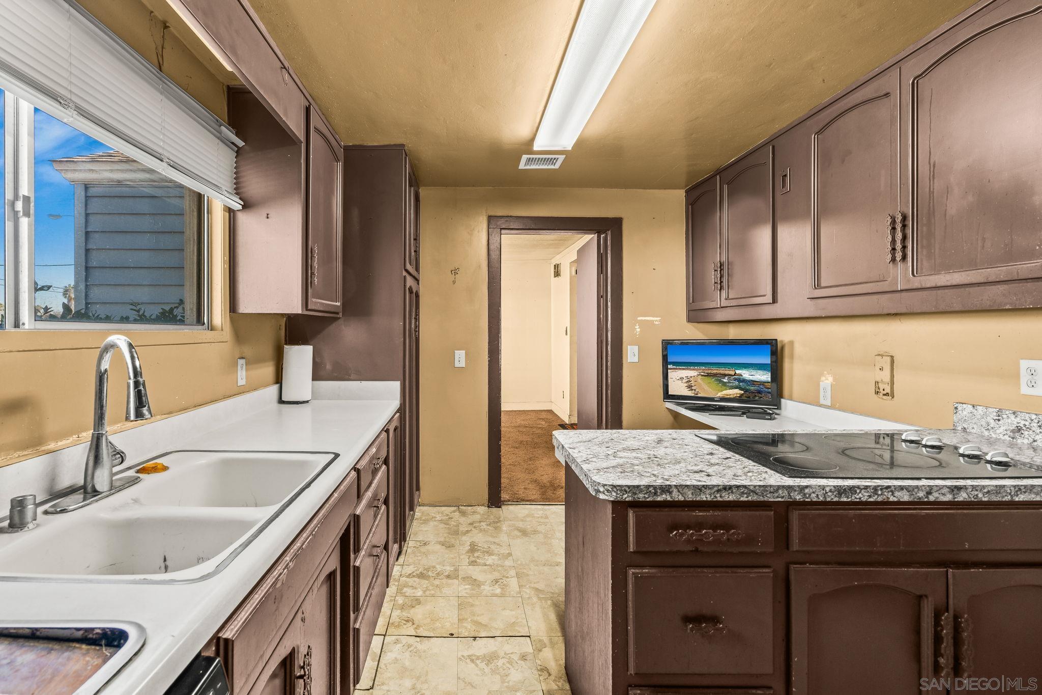 Detail Gallery Image 33 of 42 For 307 E Washington Ave, El Cajon,  CA 92020 - 4 Beds | 3 Baths