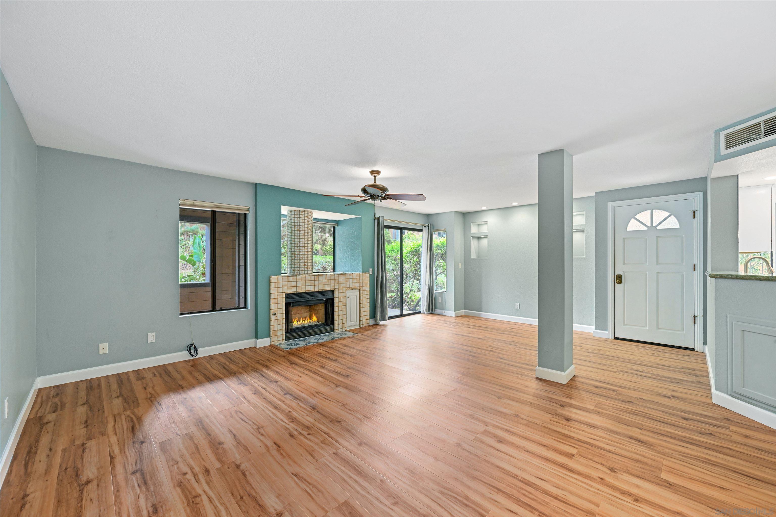 Detail Gallery Image 2 of 58 For 4008  Aguila St  #I,  Carlsbad,  CA 92008 - 2 Beds | 2/1 Baths