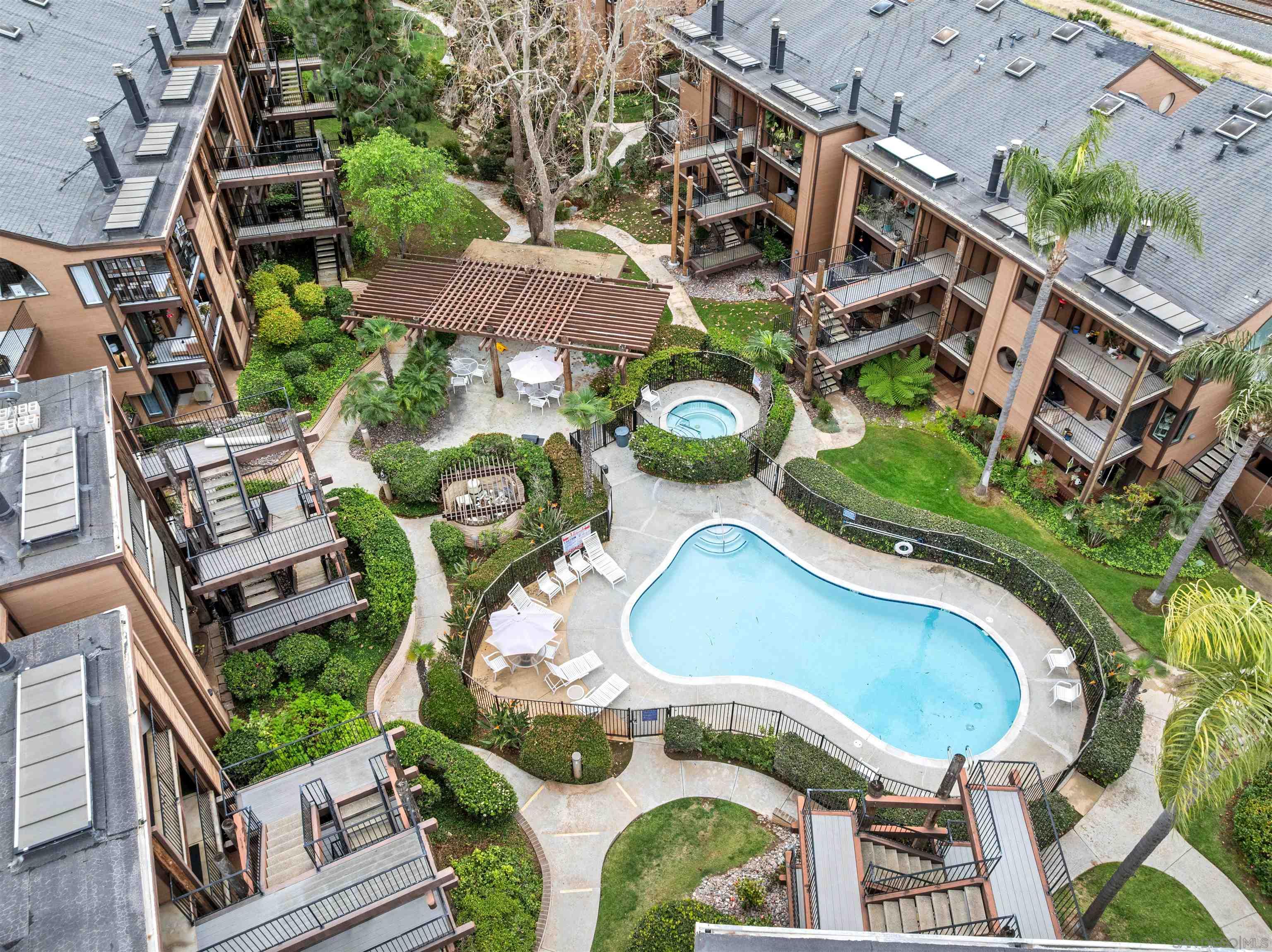 Detail Gallery Image 34 of 58 For 4008  Aguila St  #I,  Carlsbad,  CA 92008 - 2 Beds | 2/1 Baths