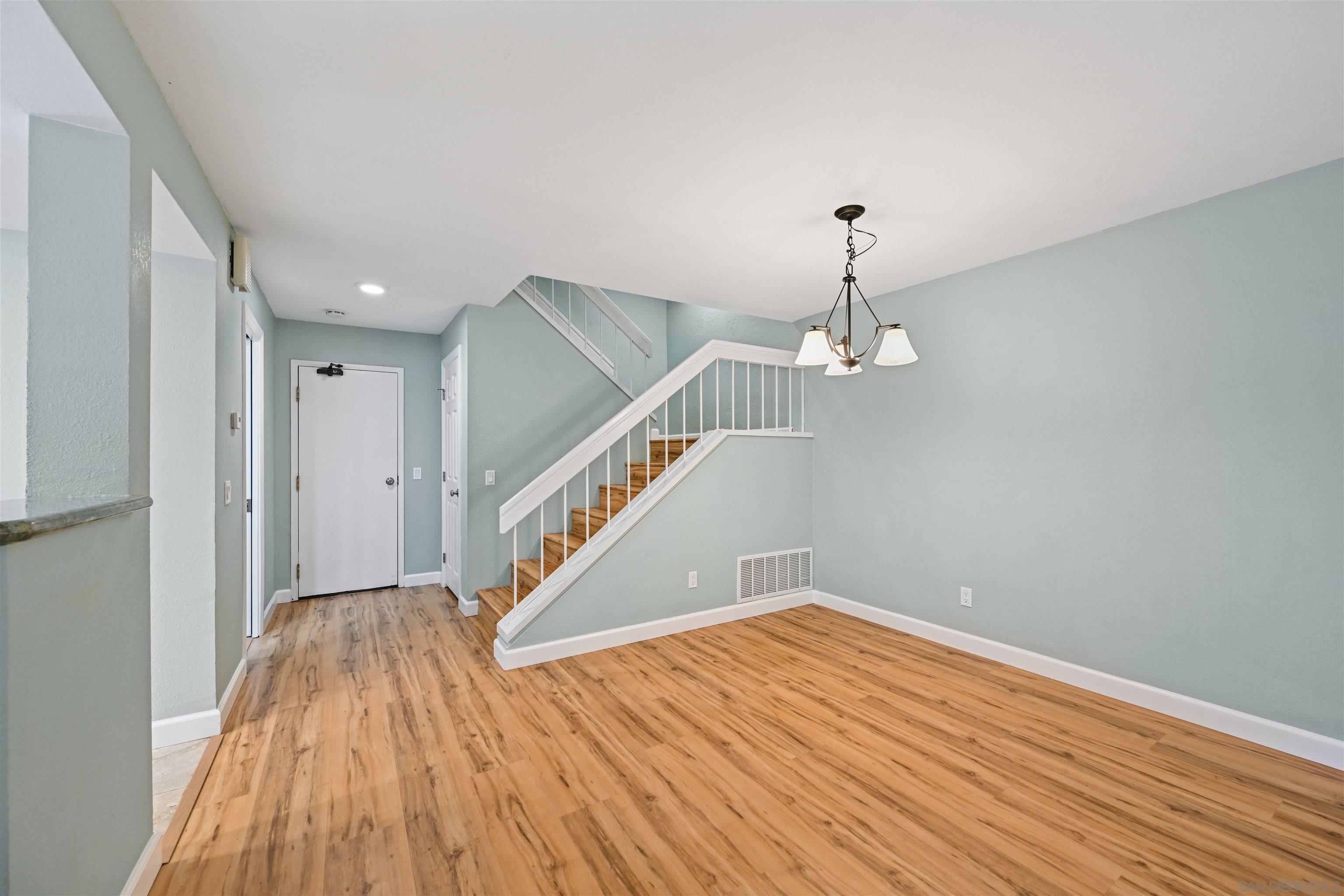 Detail Gallery Image 6 of 58 For 4008  Aguila St  #I,  Carlsbad,  CA 92008 - 2 Beds | 2/1 Baths