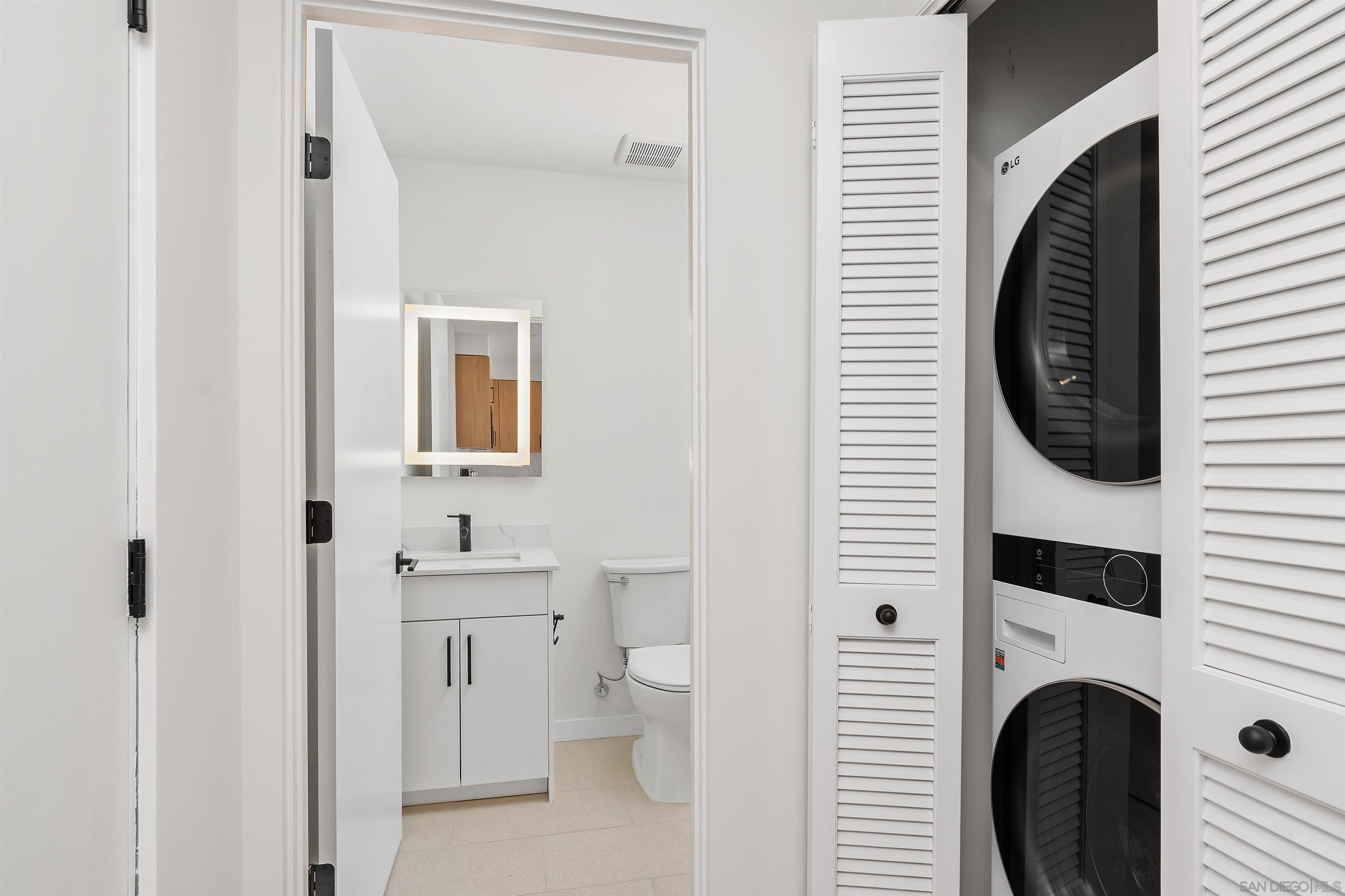 Detail Gallery Image 3 of 11 For 1111  Torrey Pines Rd.  306, La Jolla,  CA 92037 - 1 Beds | 1 Baths