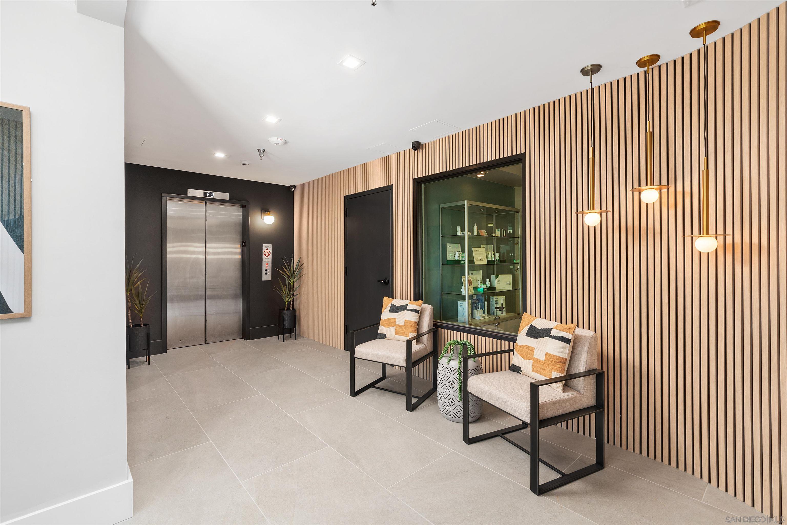 Detail Gallery Image 7 of 11 For 1111  Torrey Pines Rd.  306, La Jolla,  CA 92037 - 1 Beds | 1 Baths