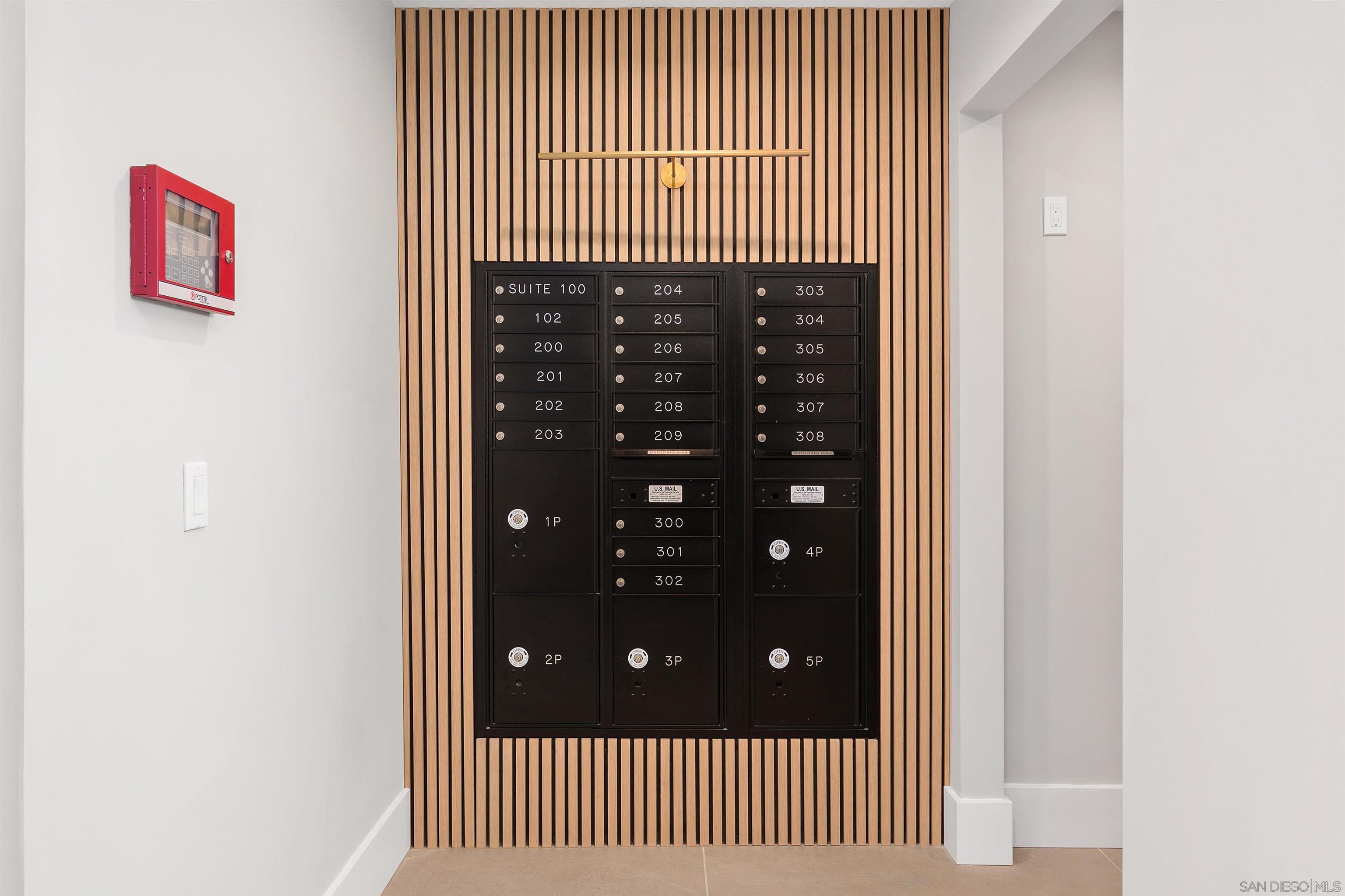 Detail Gallery Image 8 of 11 For 1111  Torrey Pines Rd.  306, La Jolla,  CA 92037 - 1 Beds | 1 Baths