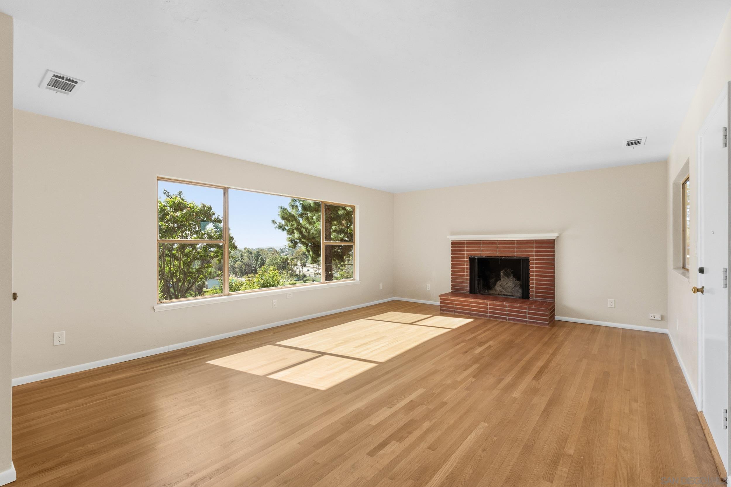 Detail Gallery Image 5 of 50 For 905  Loma Ct, El Cajon,  CA 92020 - 2 Beds | 1 Baths