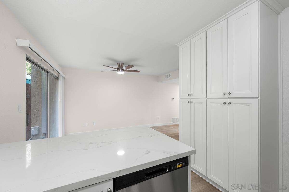 Detail Gallery Image 17 of 43 For 5352  Lake Murray Blvd, La Mesa,  CA 91942 - 2 Beds | 2/1 Baths