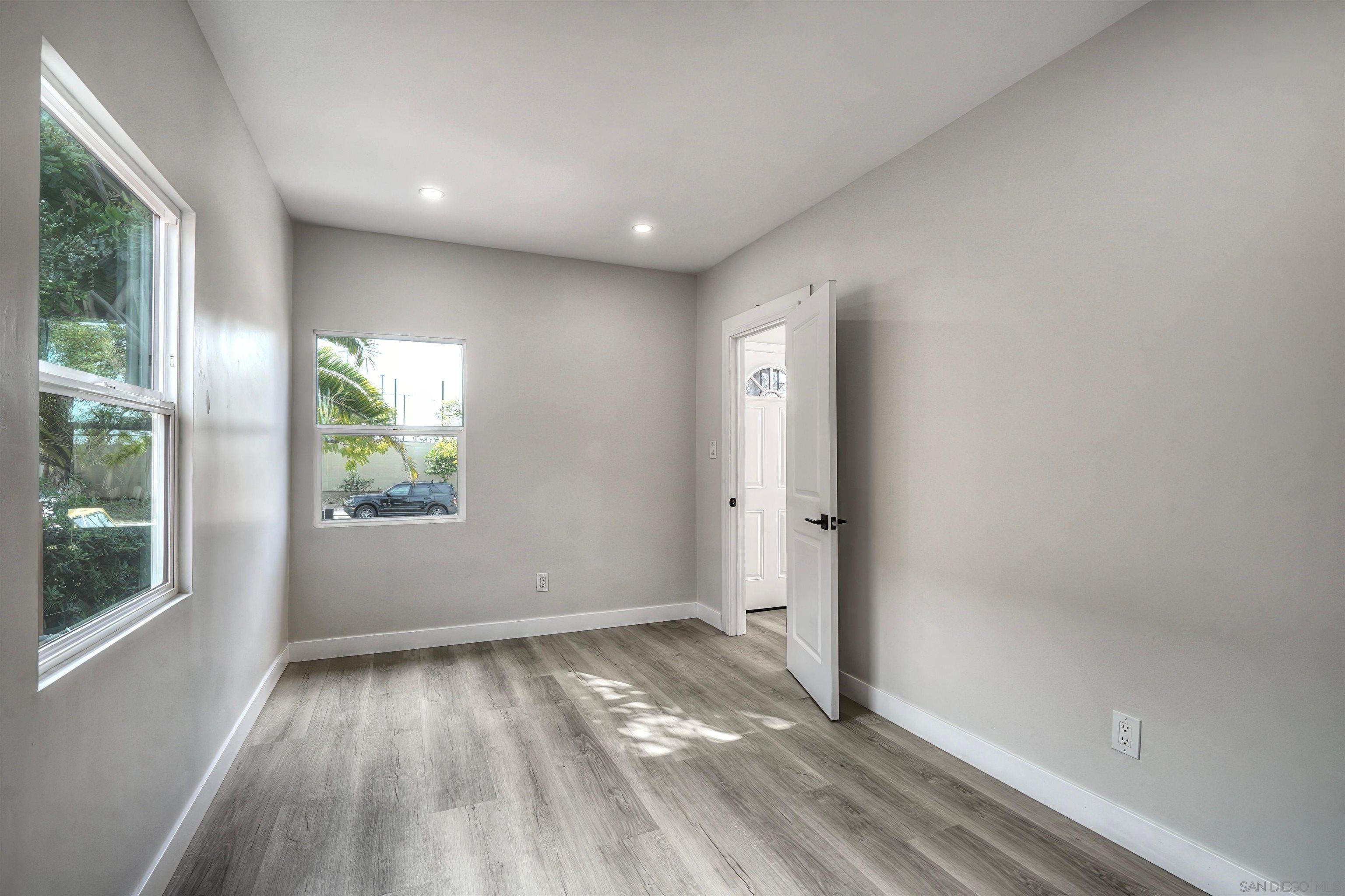 Detail Gallery Image 11 of 32 For 2548  Island Ave, San Diego,  CA 92102 - 4 Beds | 2 Baths
