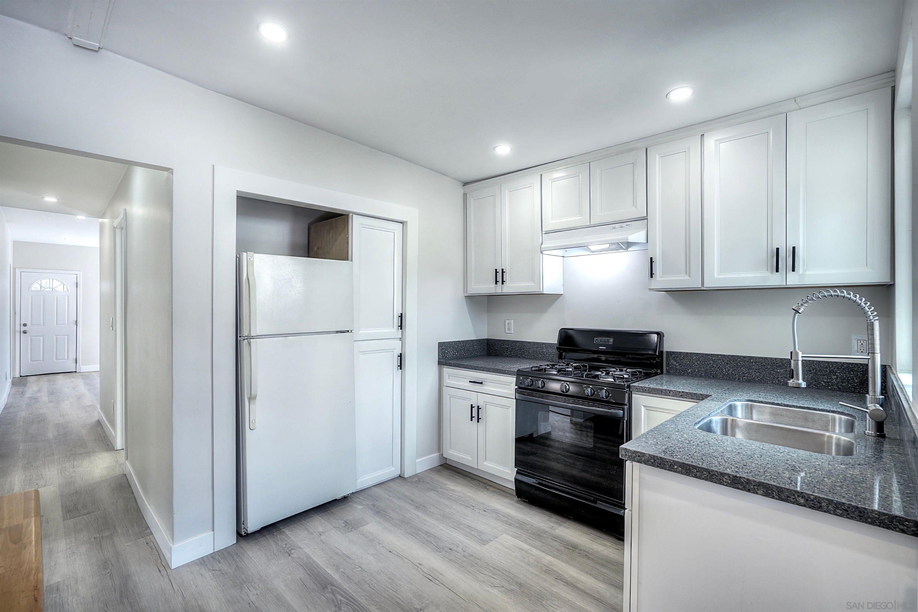 Detail Gallery Image 21 of 32 For 2548  Island Ave, San Diego,  CA 92102 - 4 Beds | 2 Baths