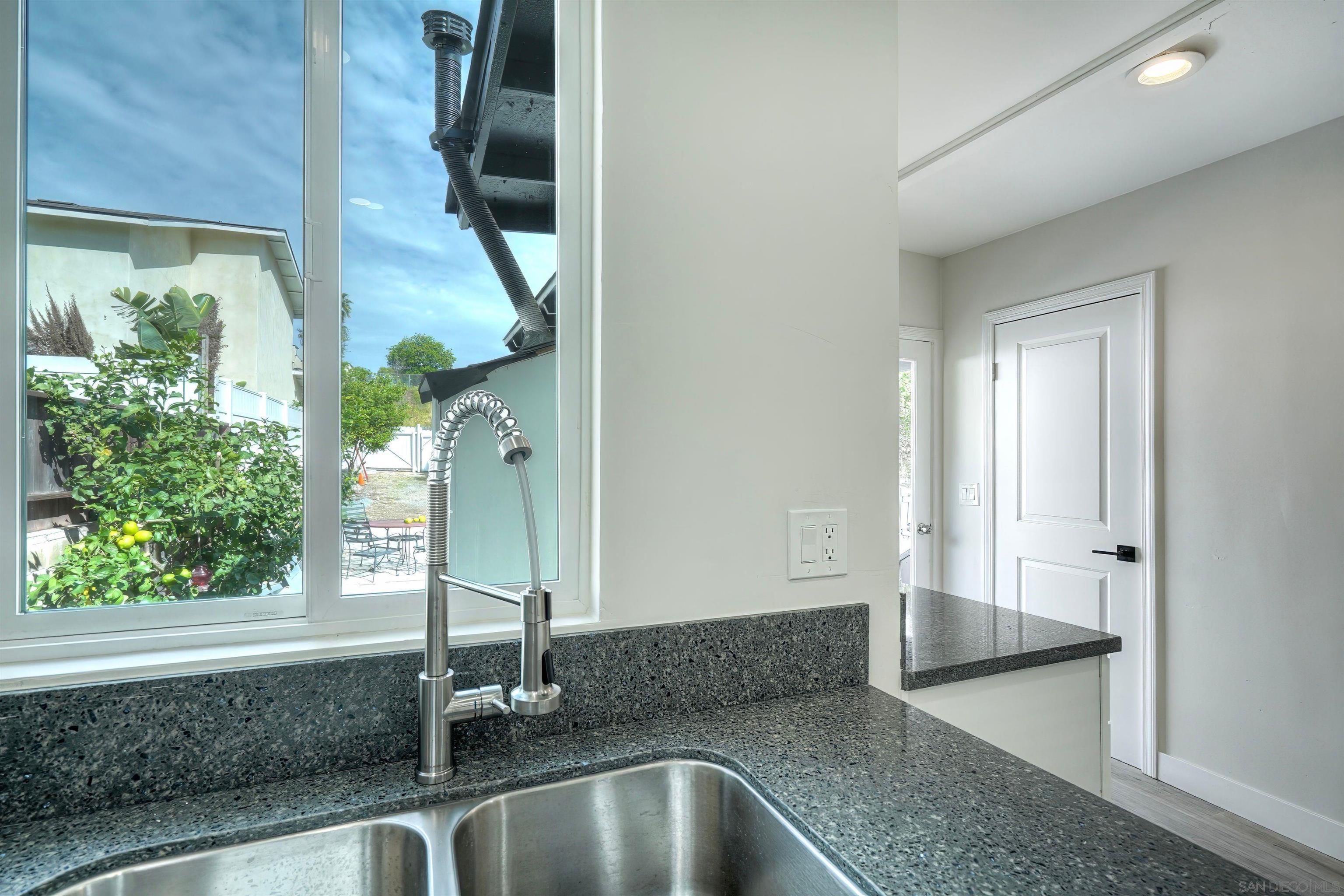 Detail Gallery Image 23 of 32 For 2548  Island Ave, San Diego,  CA 92102 - 4 Beds | 2 Baths