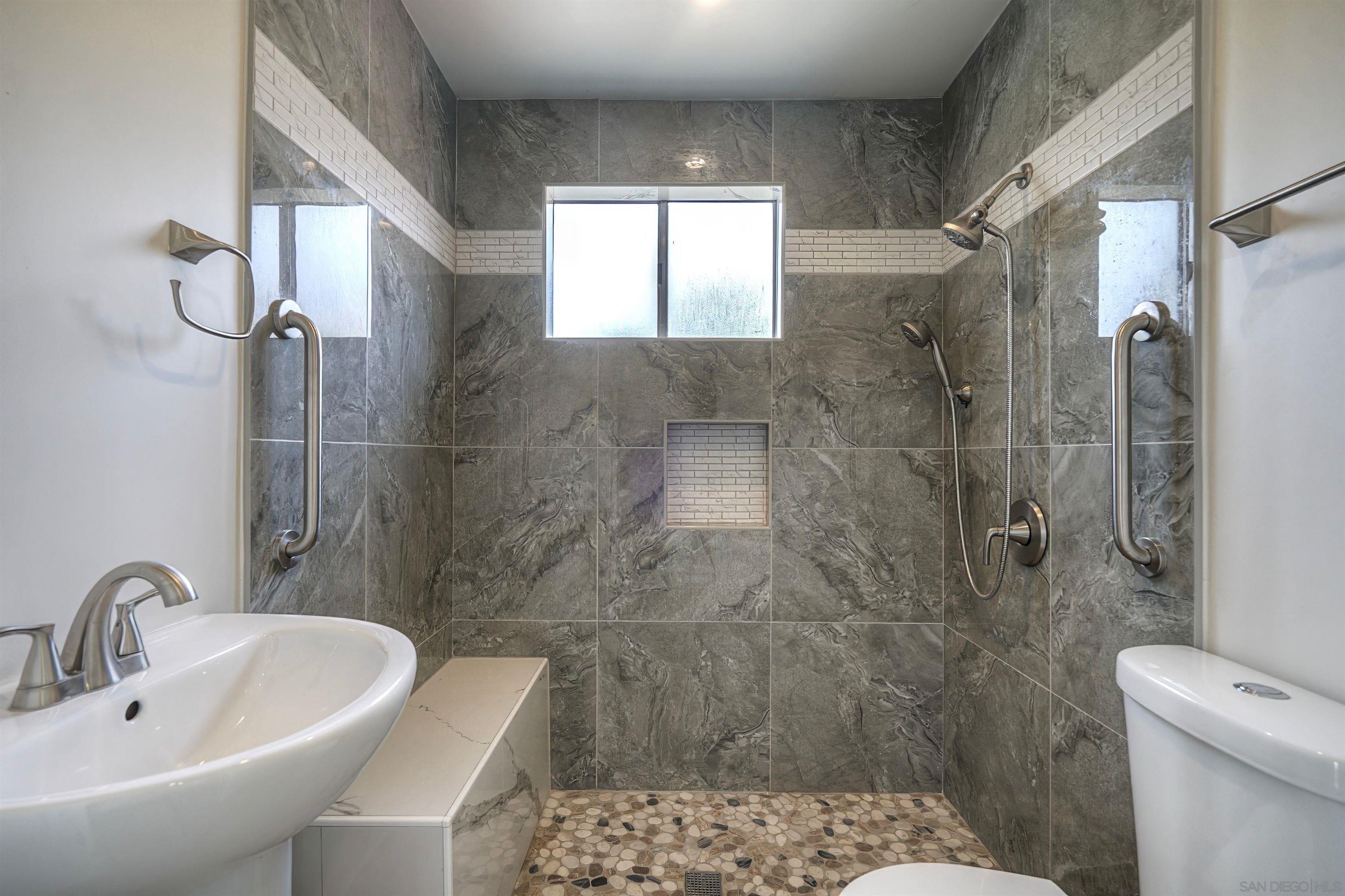 Detail Gallery Image 25 of 32 For 2548  Island Ave, San Diego,  CA 92102 - 4 Beds | 2 Baths