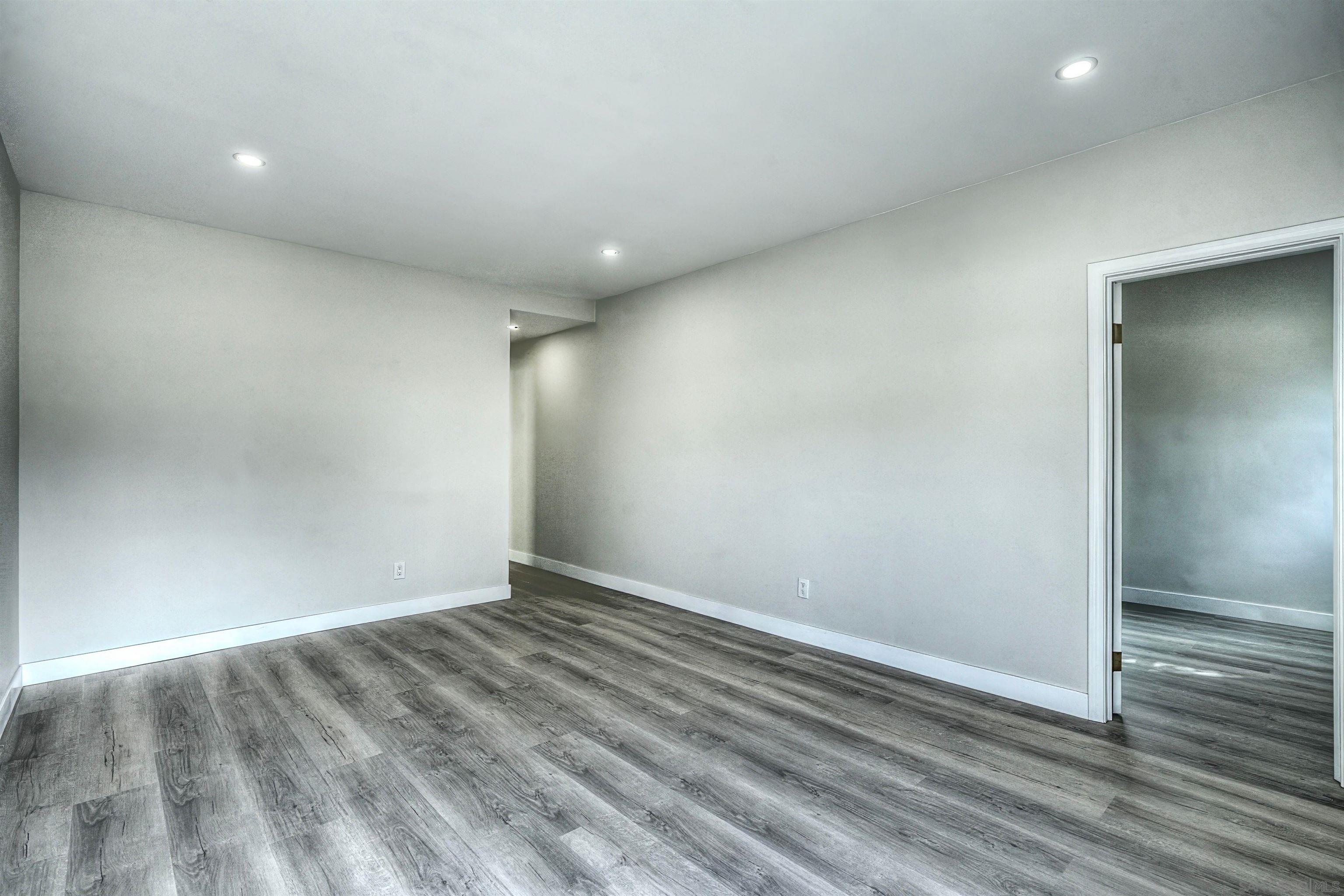 Detail Gallery Image 7 of 32 For 2548  Island Ave, San Diego,  CA 92102 - 4 Beds | 2 Baths