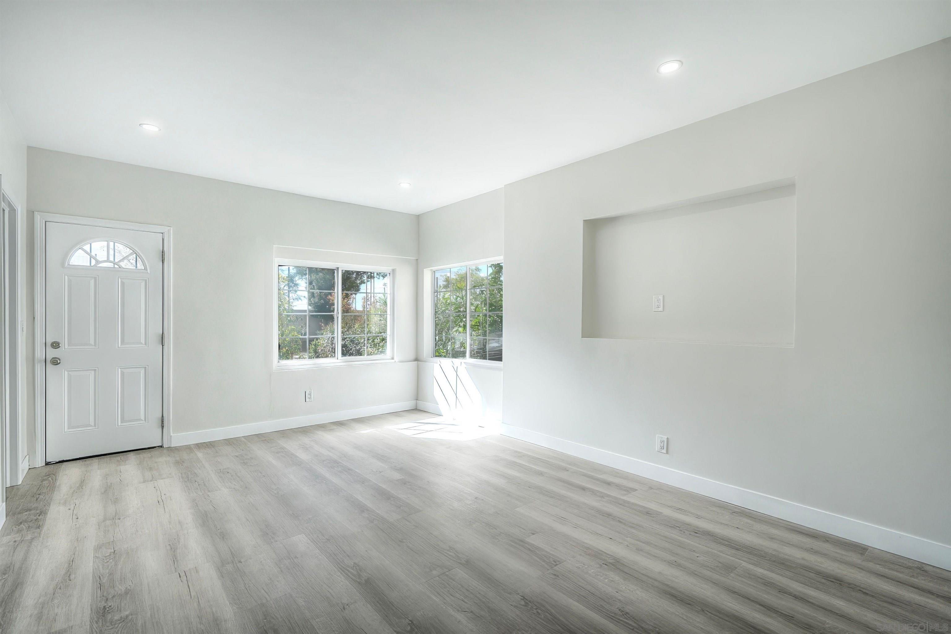 Detail Gallery Image 8 of 32 For 2548  Island Ave, San Diego,  CA 92102 - 4 Beds | 2 Baths