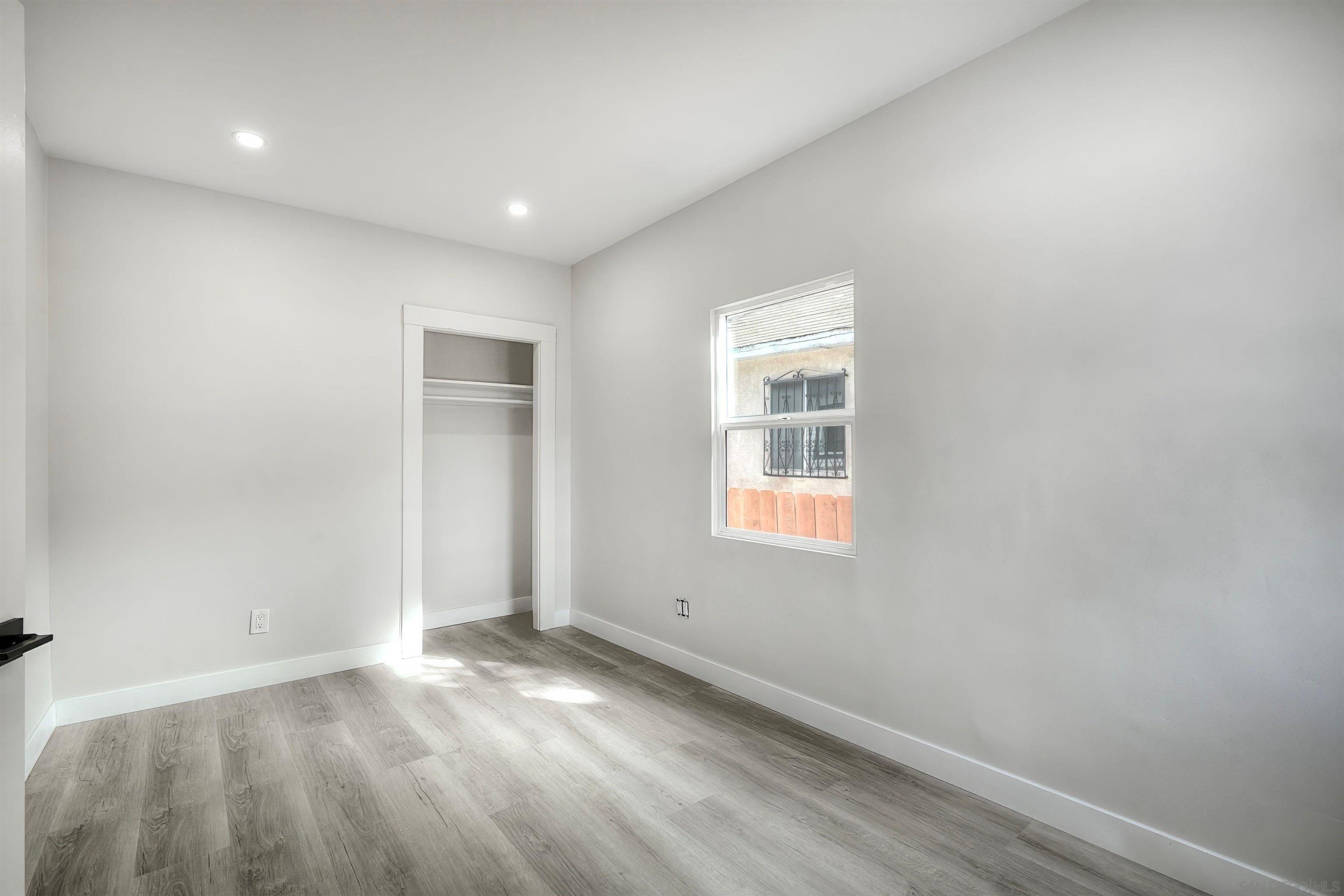 Detail Gallery Image 10 of 32 For 2548  Island Ave, San Diego,  CA 92102 - 4 Beds | 2 Baths