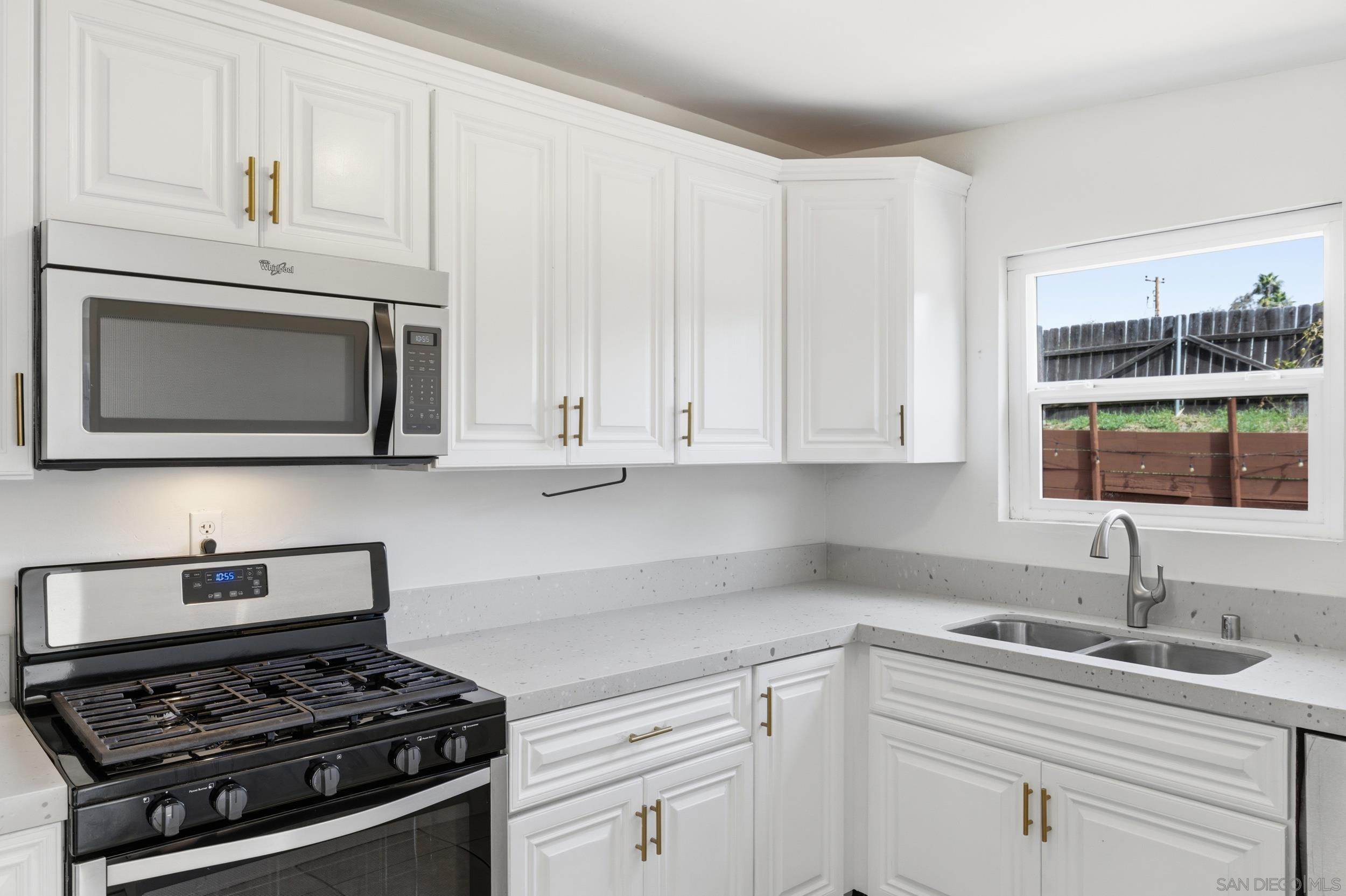 Detail Gallery Image 12 of 29 For 9241  Bloomdale St, Santee,  CA 92071 - 3 Beds | 2 Baths