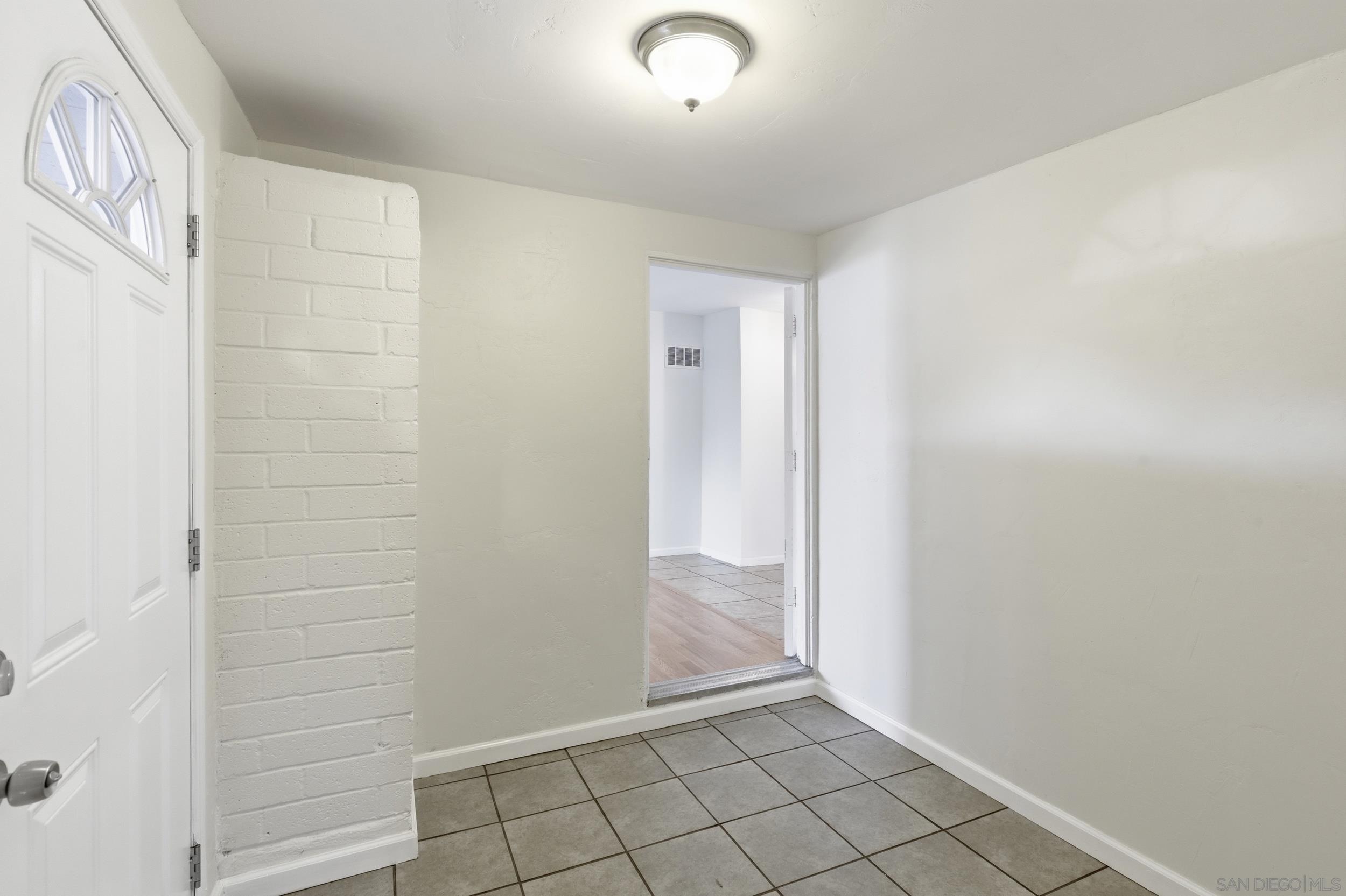 Detail Gallery Image 5 of 29 For 9241  Bloomdale St, Santee,  CA 92071 - 3 Beds | 2 Baths