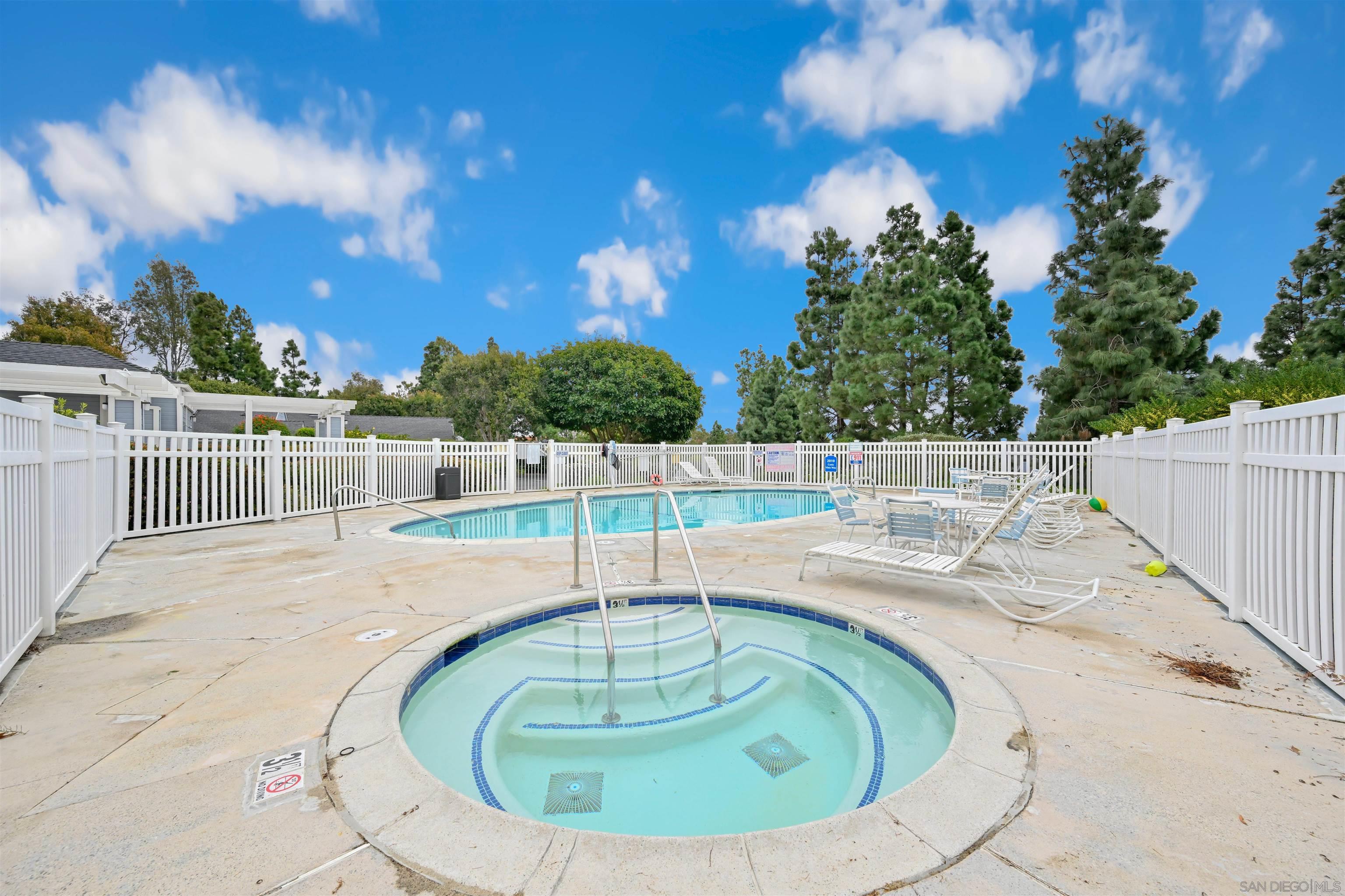 Detail Gallery Image 23 of 25 For 2835  Valley Vista Way, Oceanside,  CA 92054 - 2 Beds | 2/1 Baths