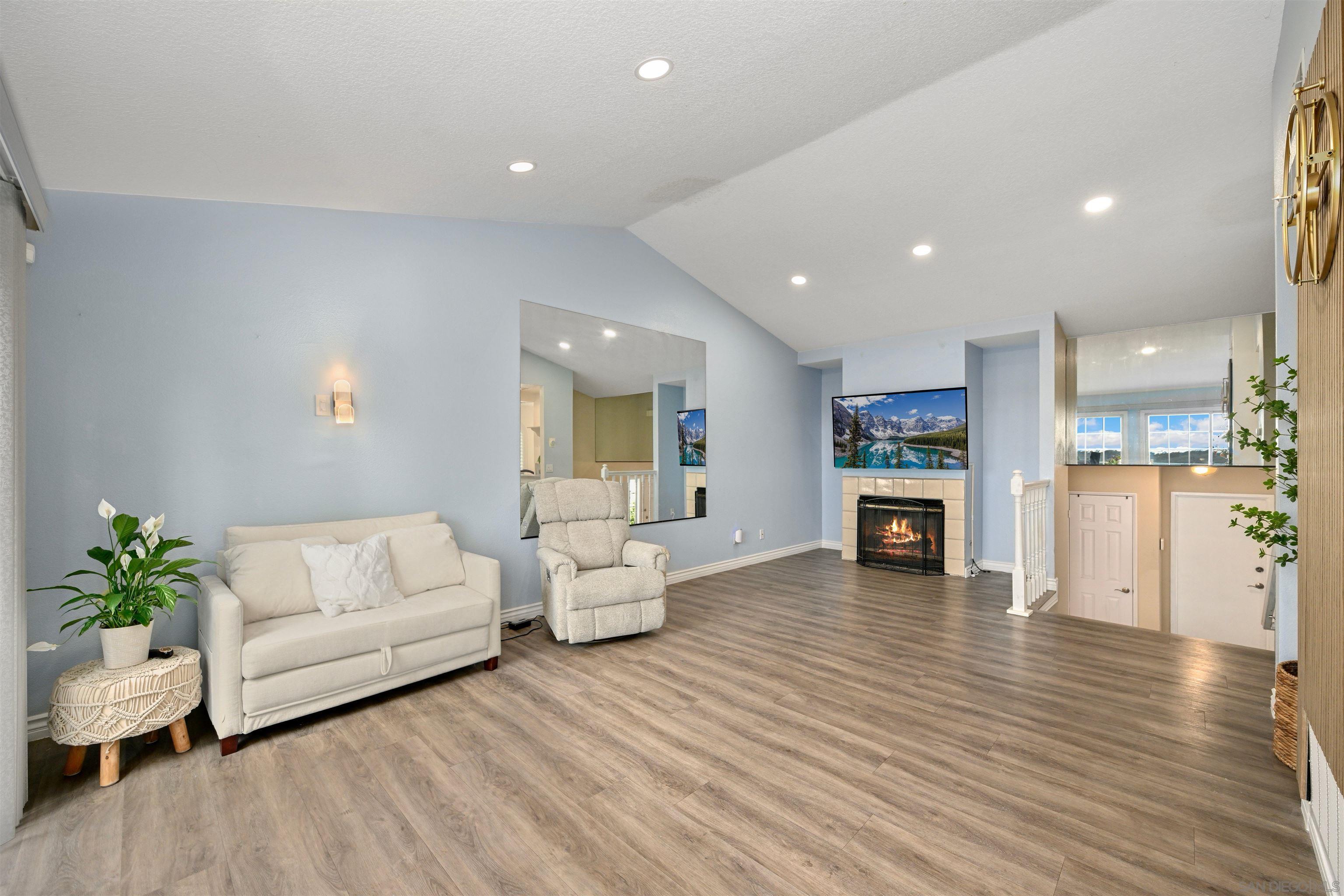 Detail Gallery Image 4 of 25 For 2835  Valley Vista Way, Oceanside,  CA 92054 - 2 Beds | 2/1 Baths