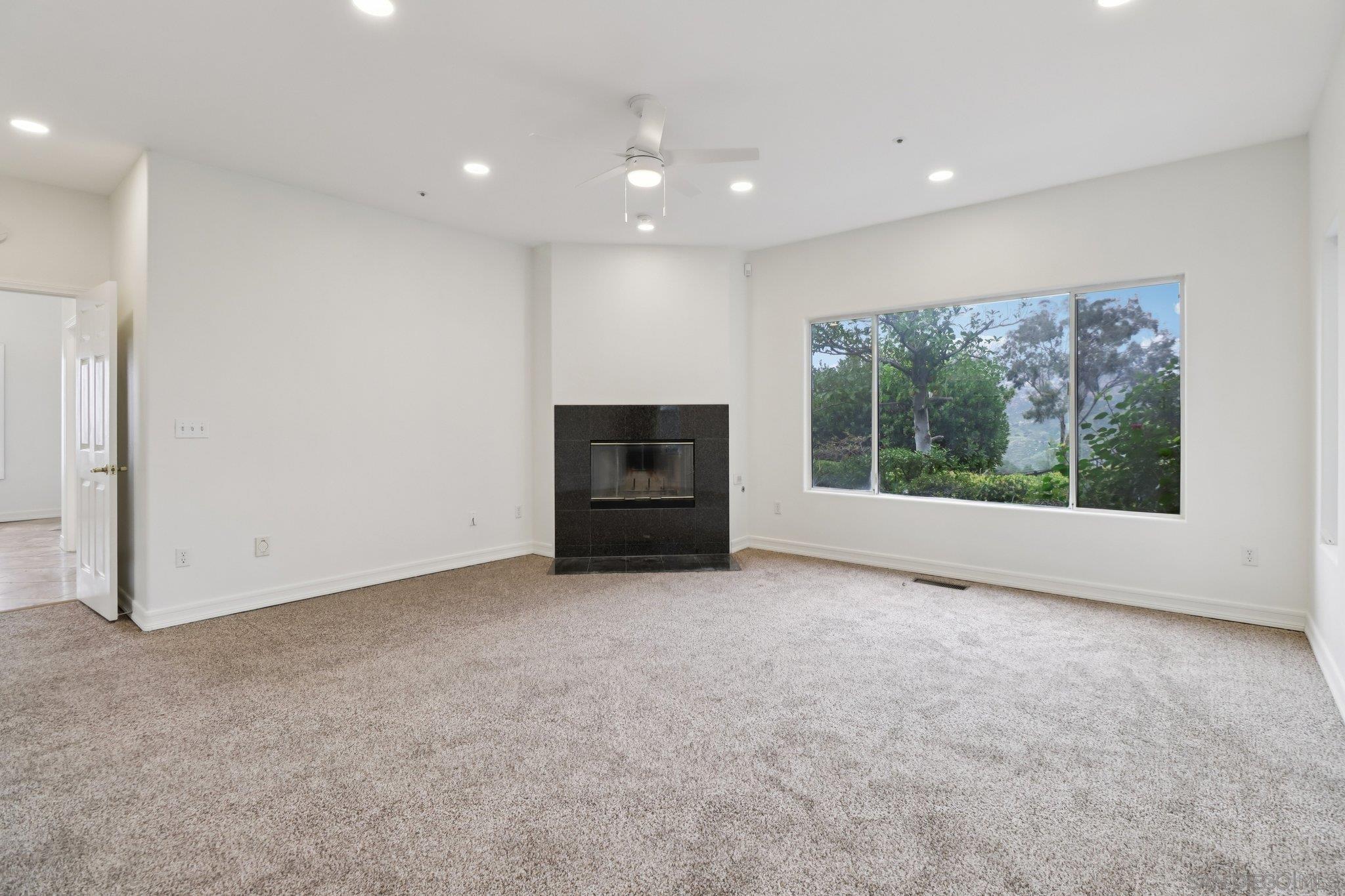 Detail Gallery Image 21 of 57 For 1240  Vista Sierra Drive, El Cajon,  CA 92019 - 5 Beds | 4 Baths